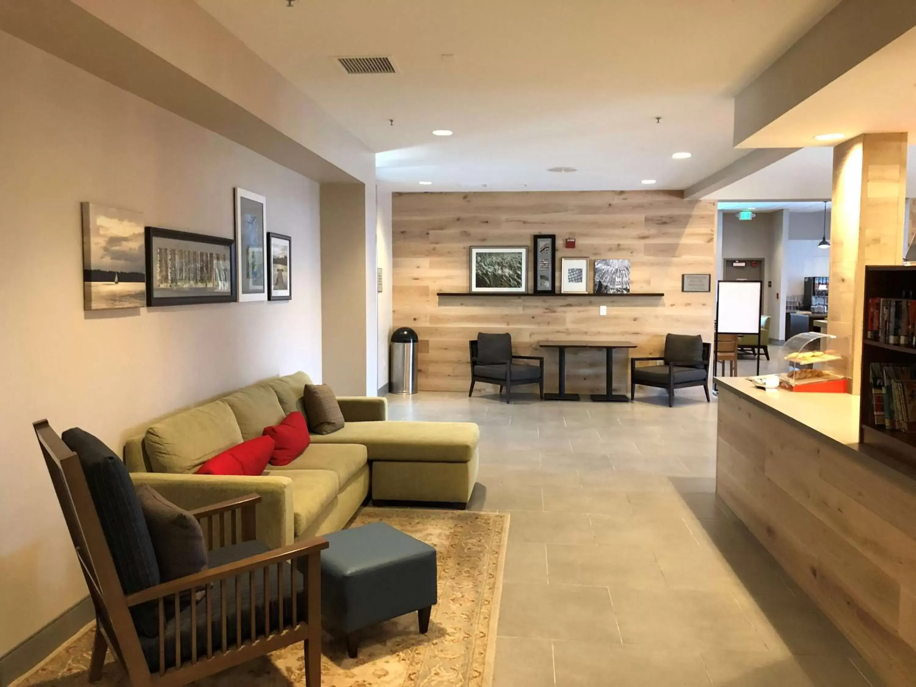 Lobby or reception, Seating Area in Country Inn & Suites by Radisson, San Jose International Airport, CA