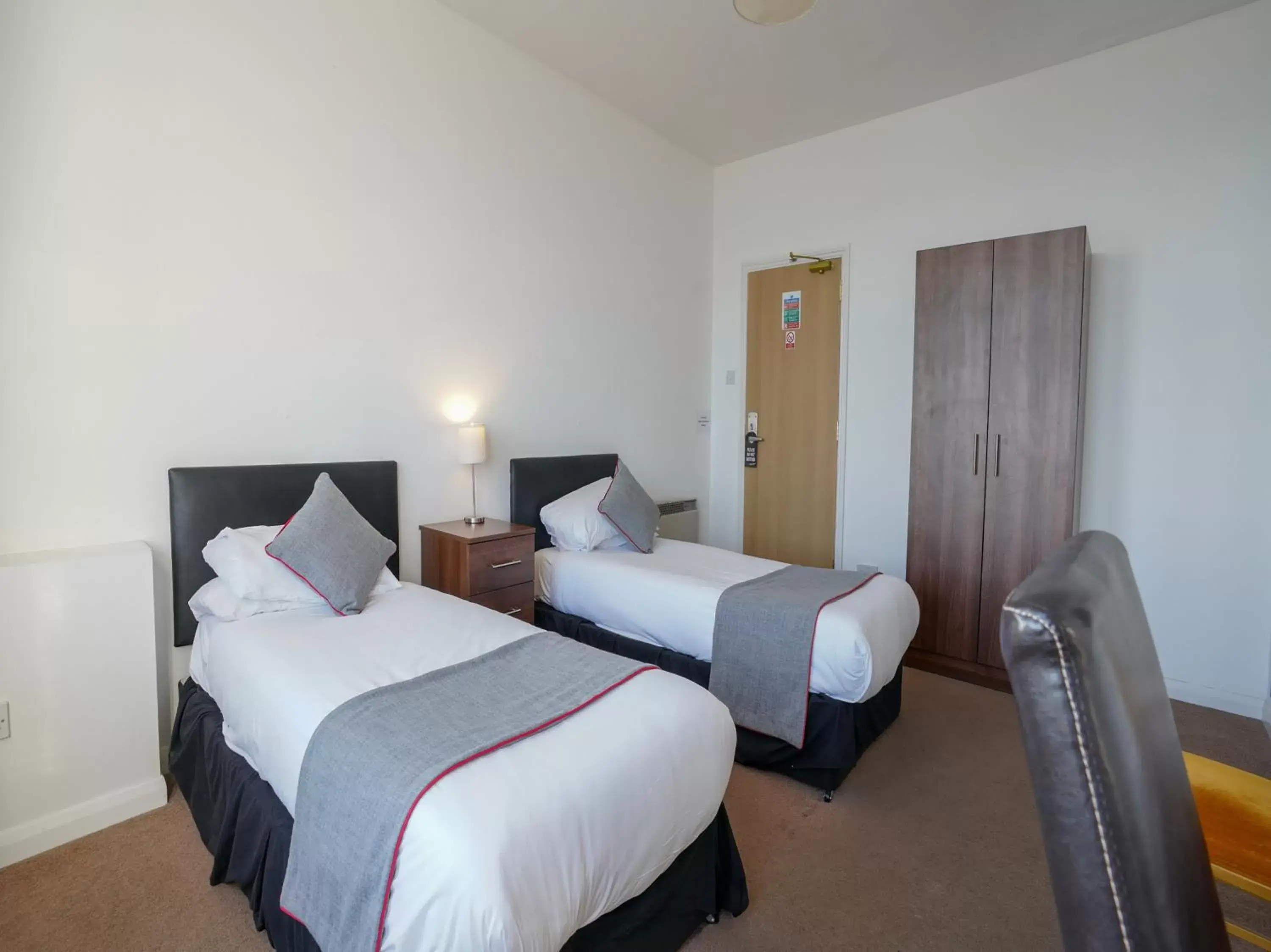 Bedroom, Bed in OYO Shanklin Beach Hotel