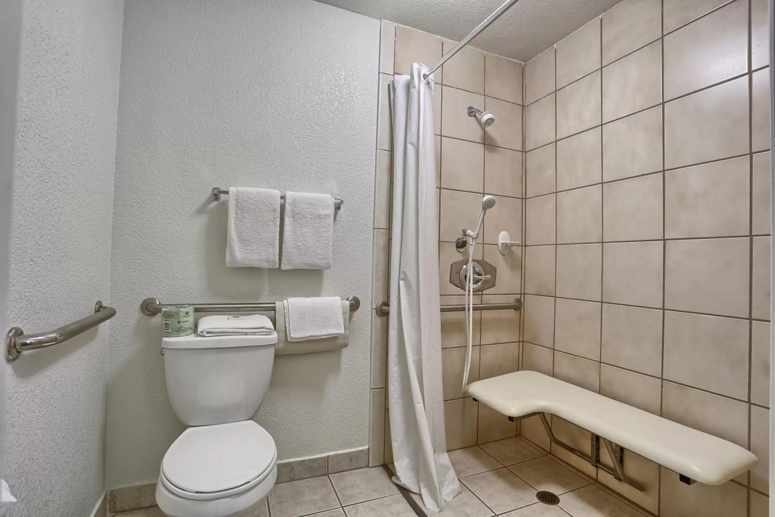 Shower, Bathroom in Motel 6 San Francisco Downtown