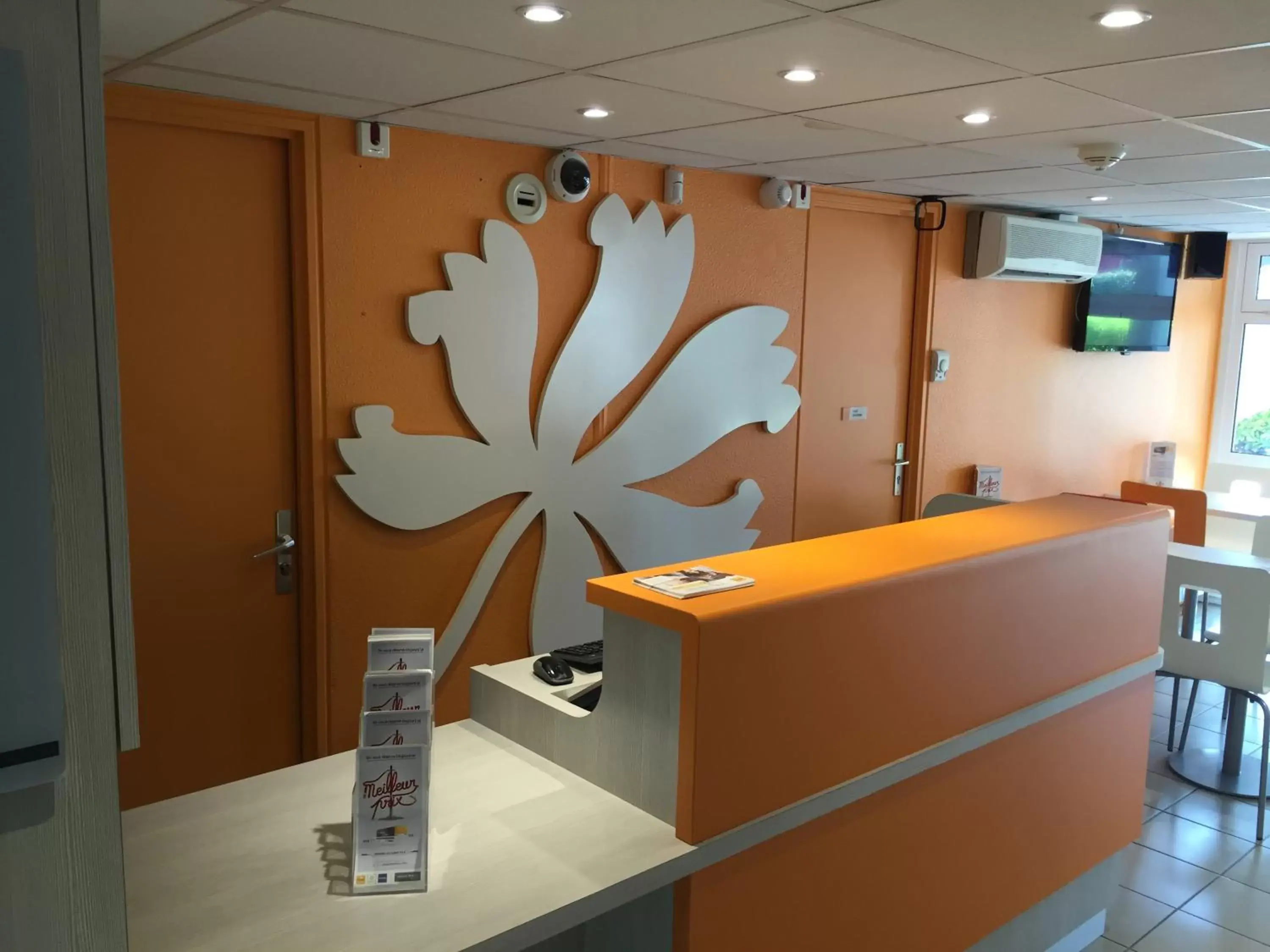 Lobby or reception, Lobby/Reception in Premiere Classe Toulouse Sud - Portet