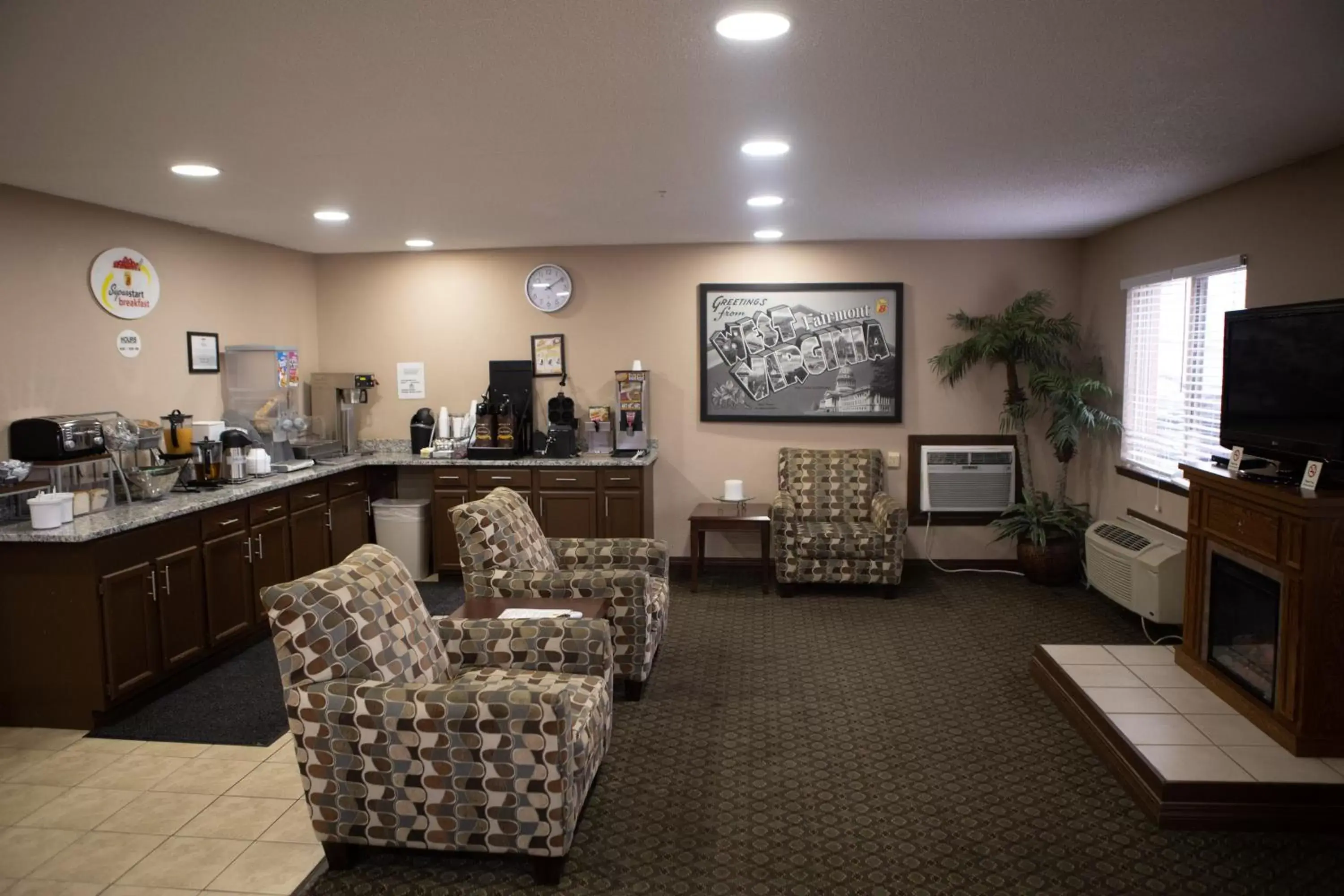 Lobby or reception in Super 8 by Wyndham Fairmont