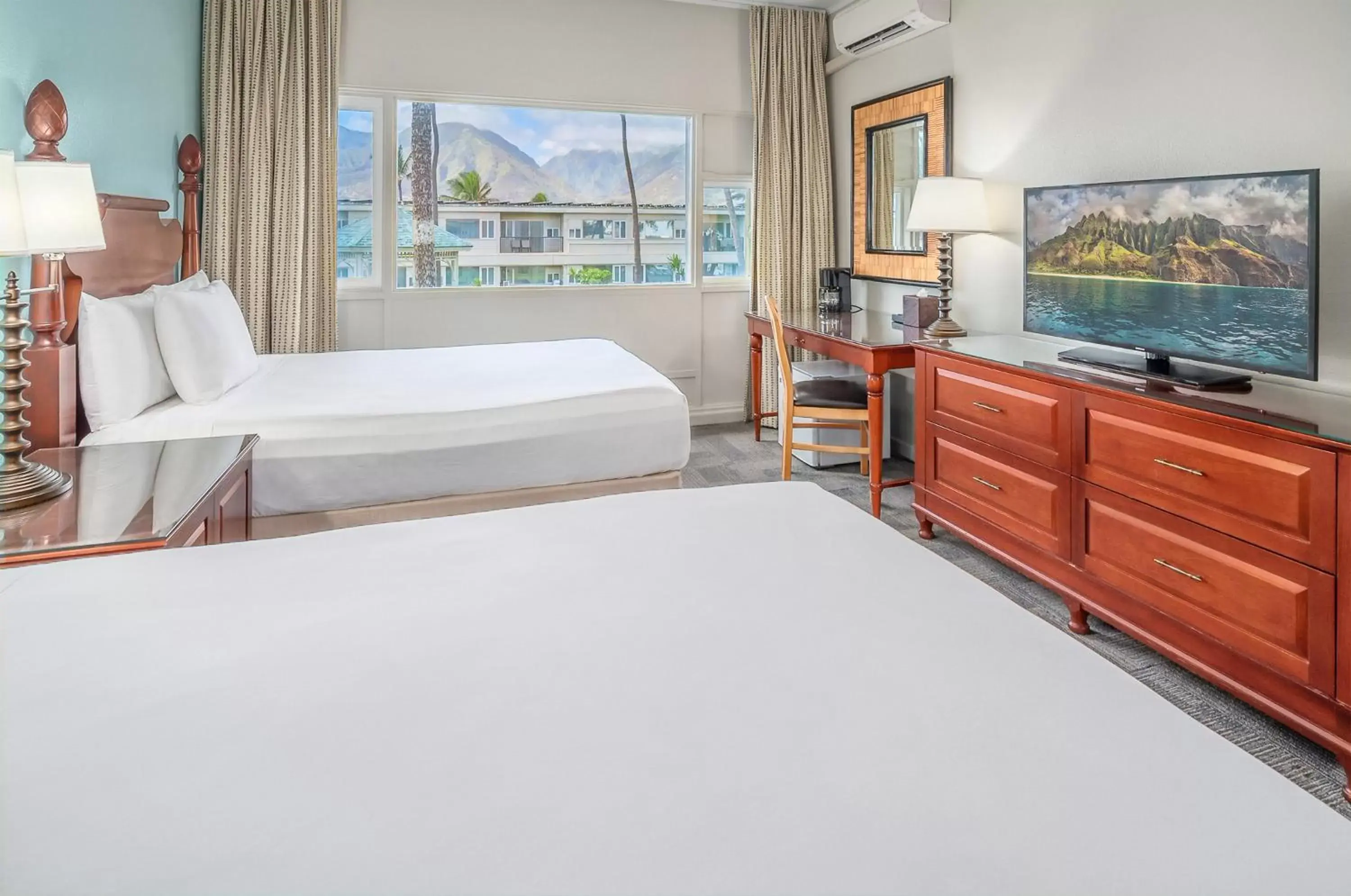 Bed in Maui Beach Hotel Bed in Maui Beach Hotel