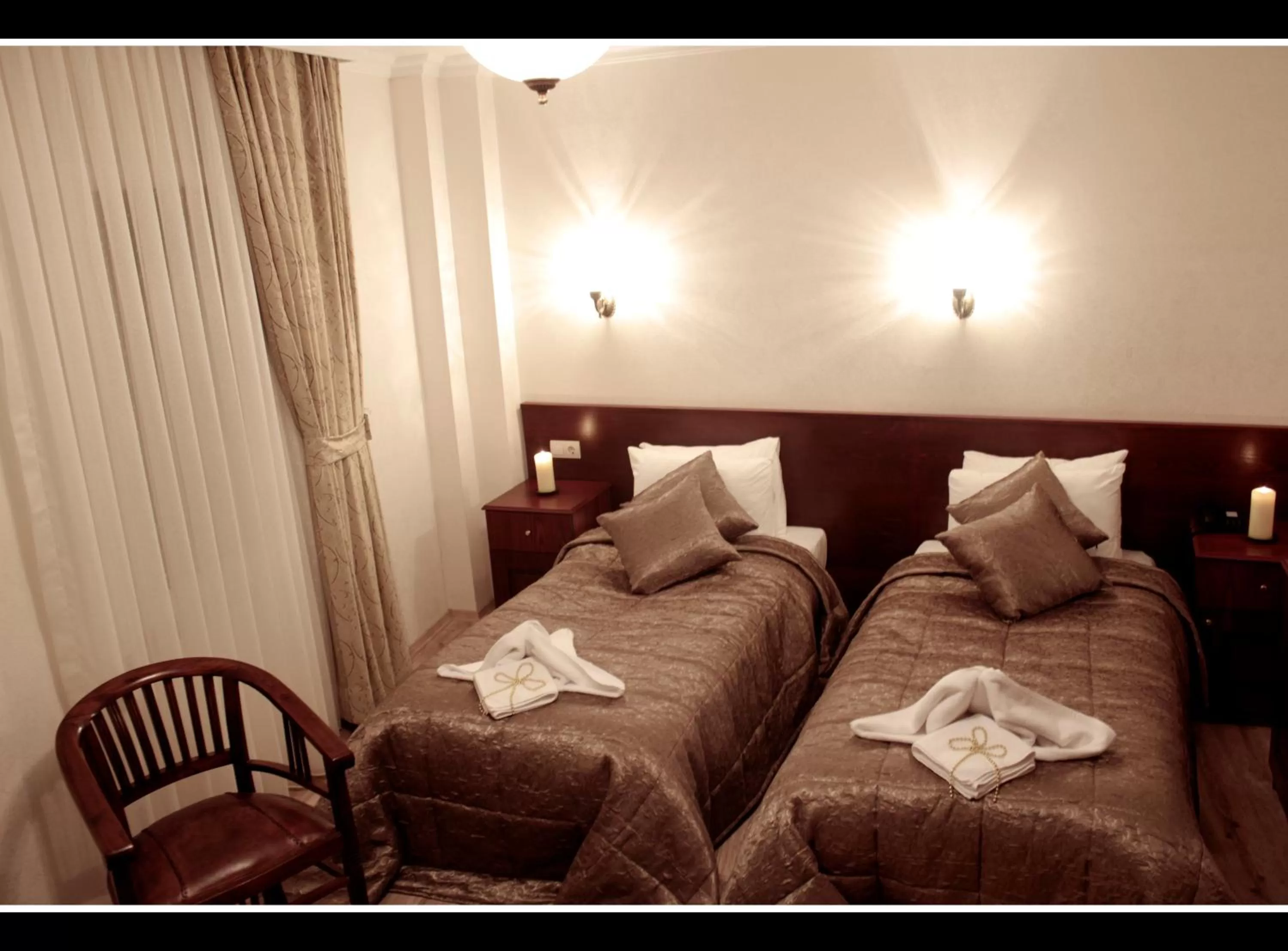 Photo of the whole room, Bed in Sultanahmet Cesme Hotel