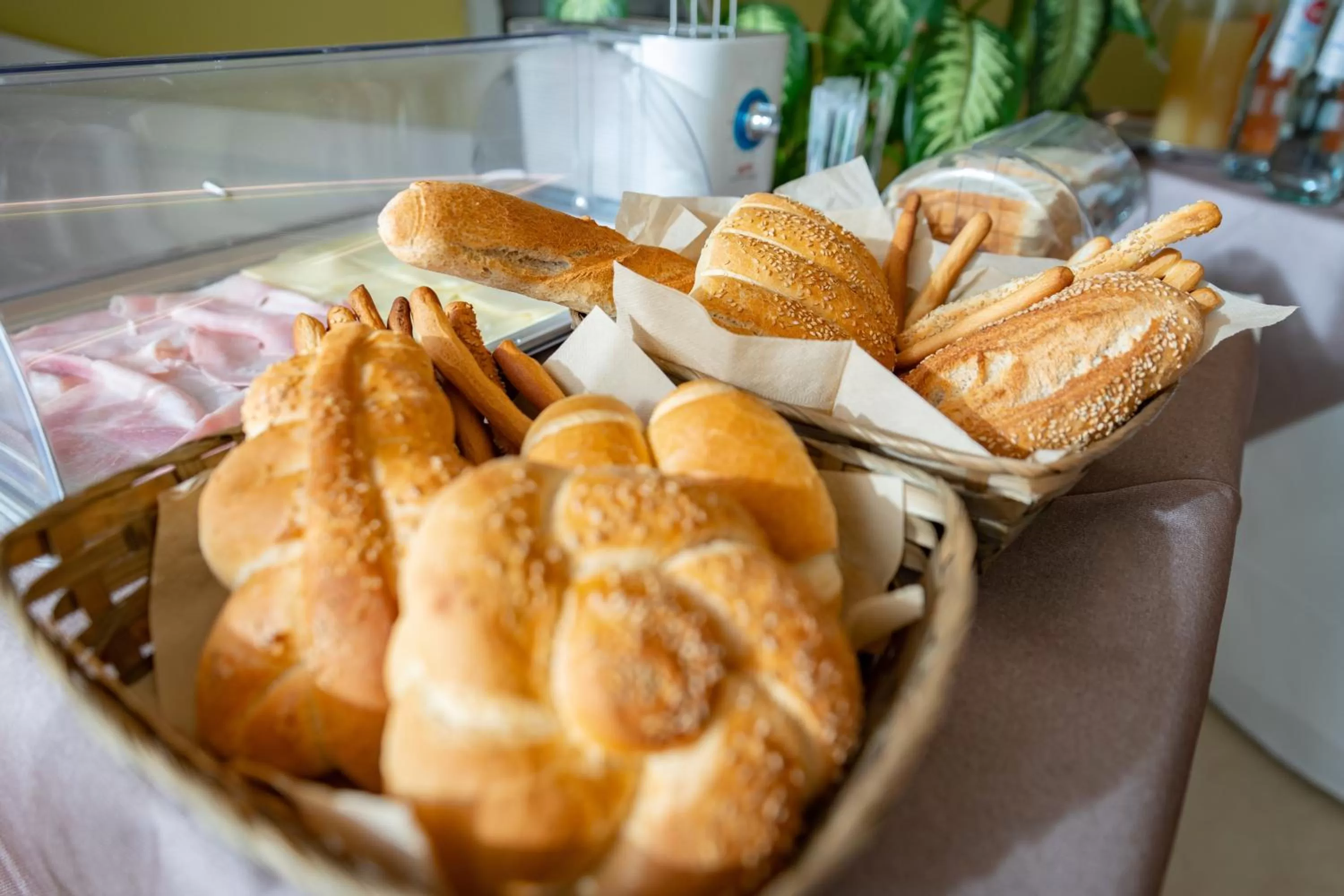 Food and drinks in Zeus Hotel - Aparthotel - Meeting & Congress