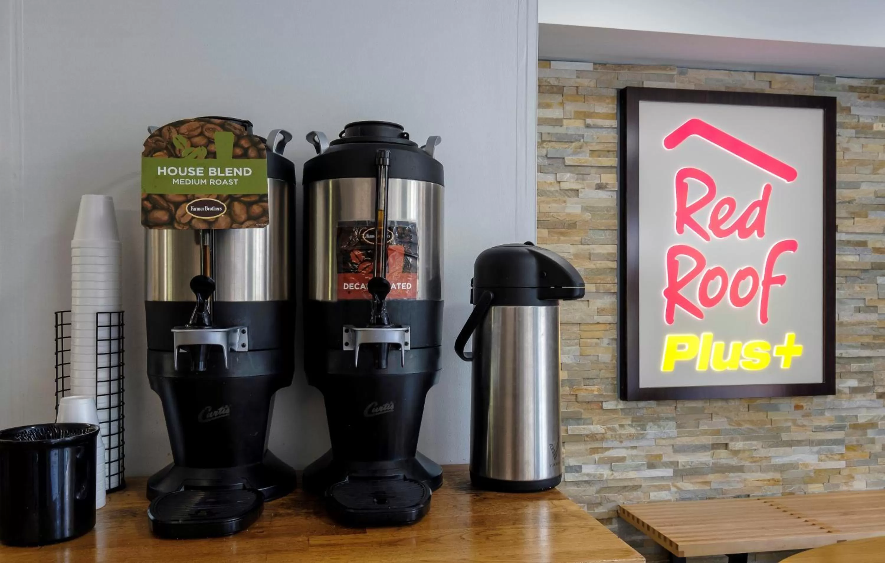 Lobby or reception in Red Roof Inn PLUS Orlando-Convention Center- Int'l Dr