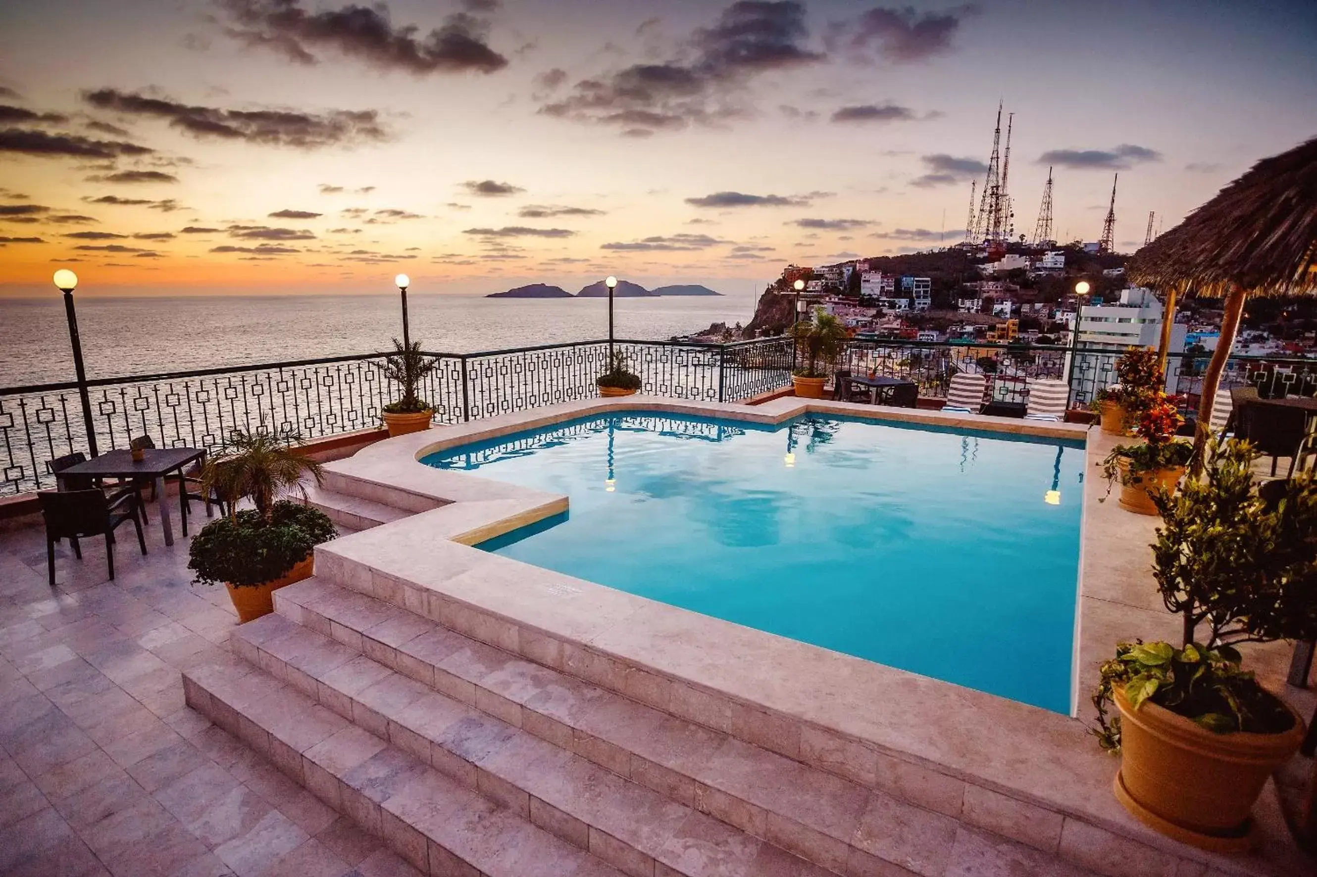 City view, Swimming Pool in Best Western Posada Freeman