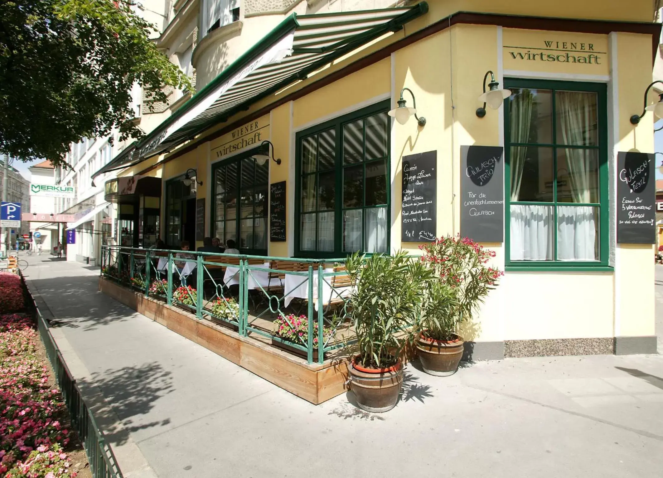 Restaurant/places to eat in Hotel Erzherzog Rainer