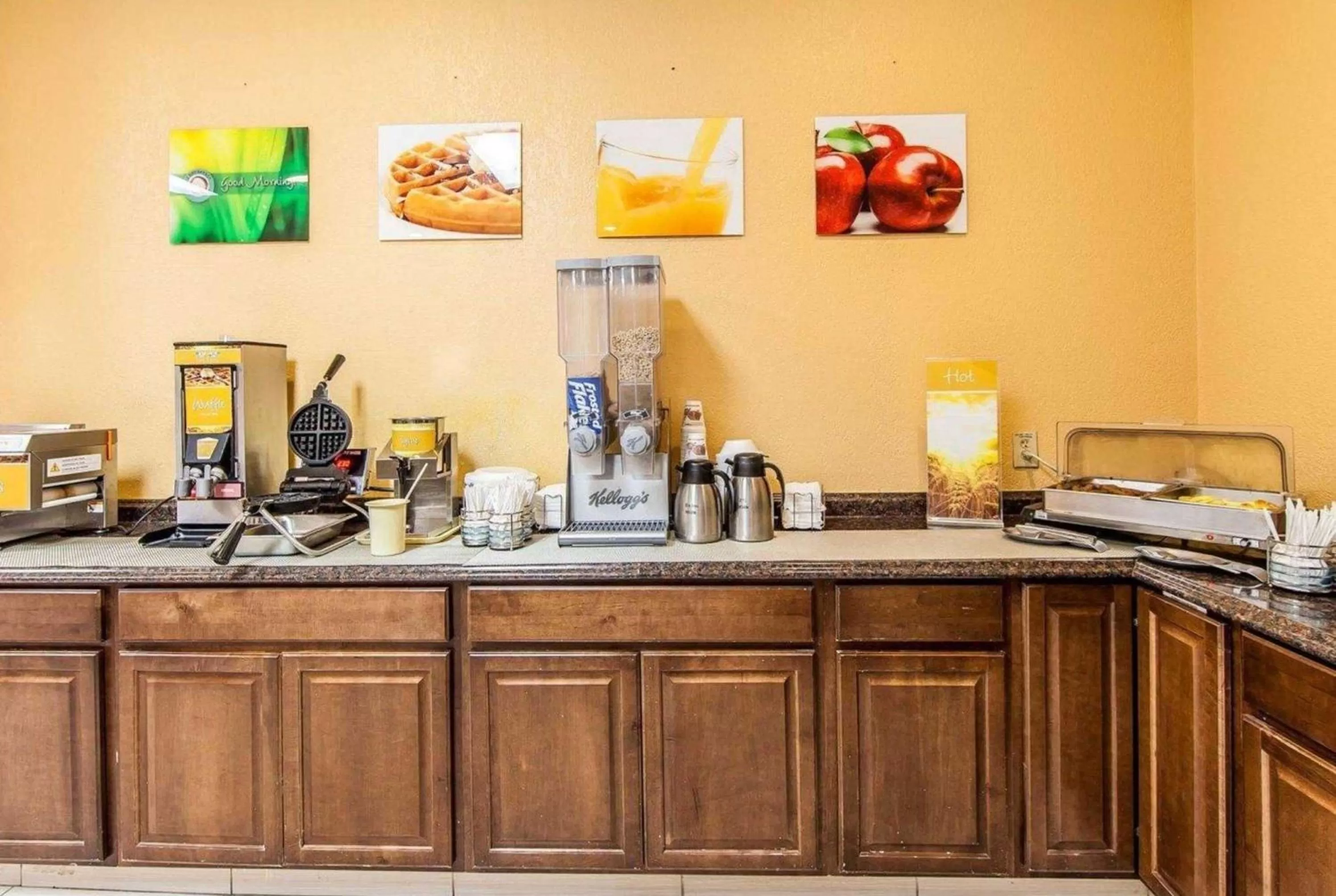 Breakfast in Wingate by Wyndham Marietta Conference Center Ohio