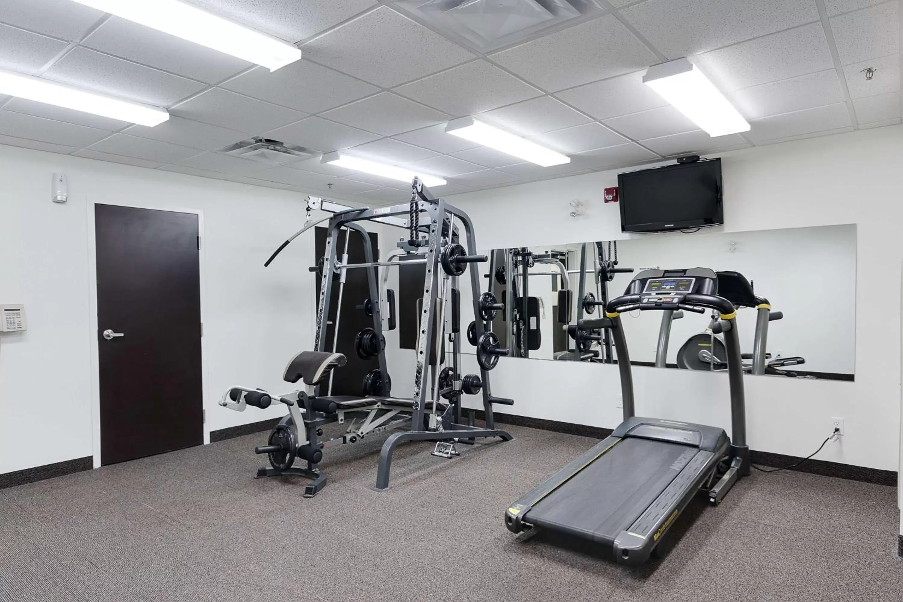 Fitness centre/facilities, Fitness Center/Facilities in Motel 6-Brandon, MB