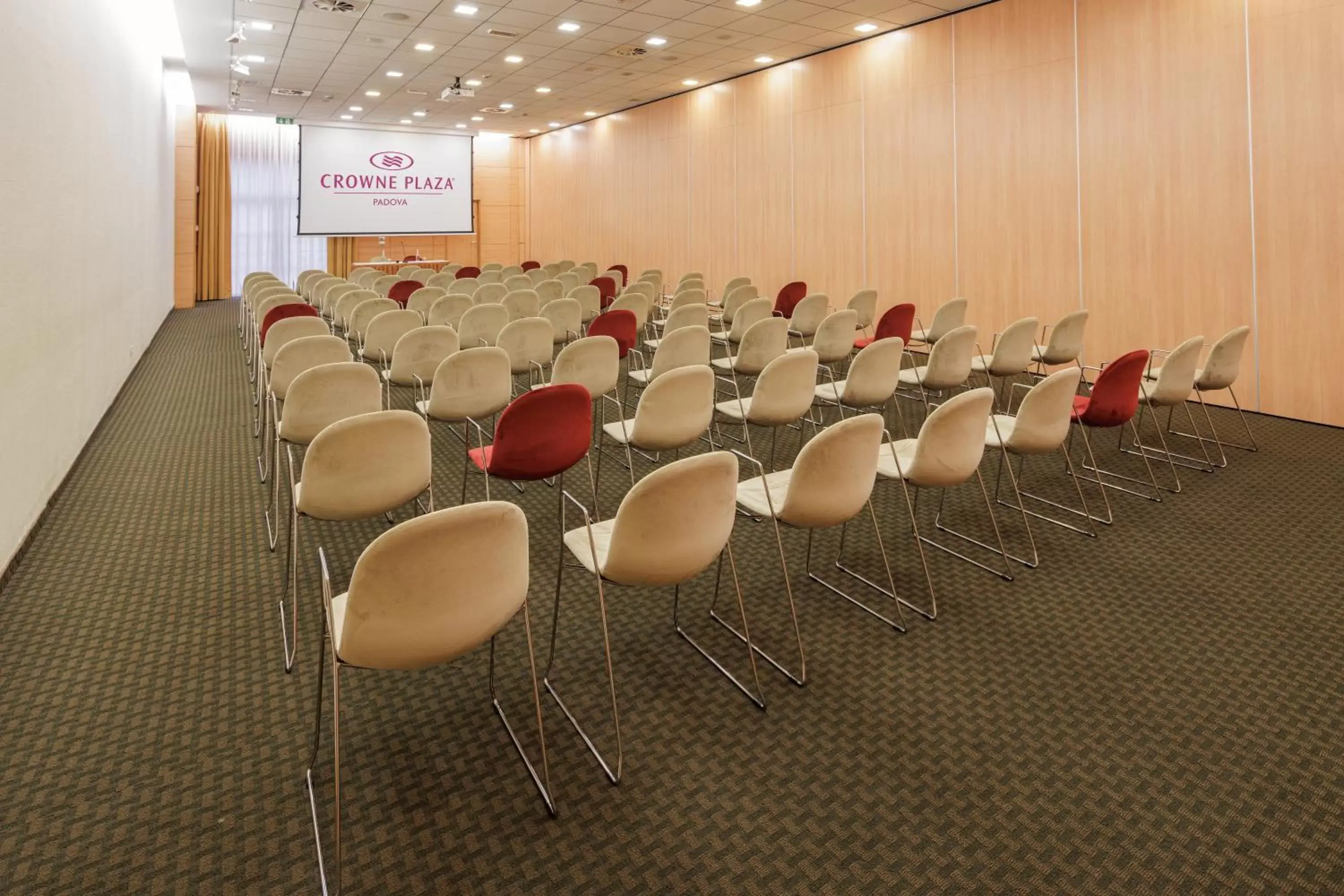 Meeting/conference room in Crowne Plaza Padova, an IHG Hotel