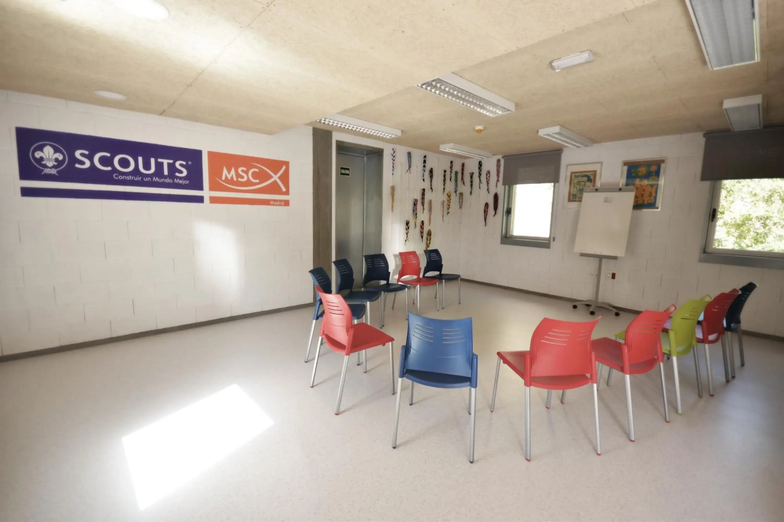 Meeting/conference room in Scout Madrid Hostel