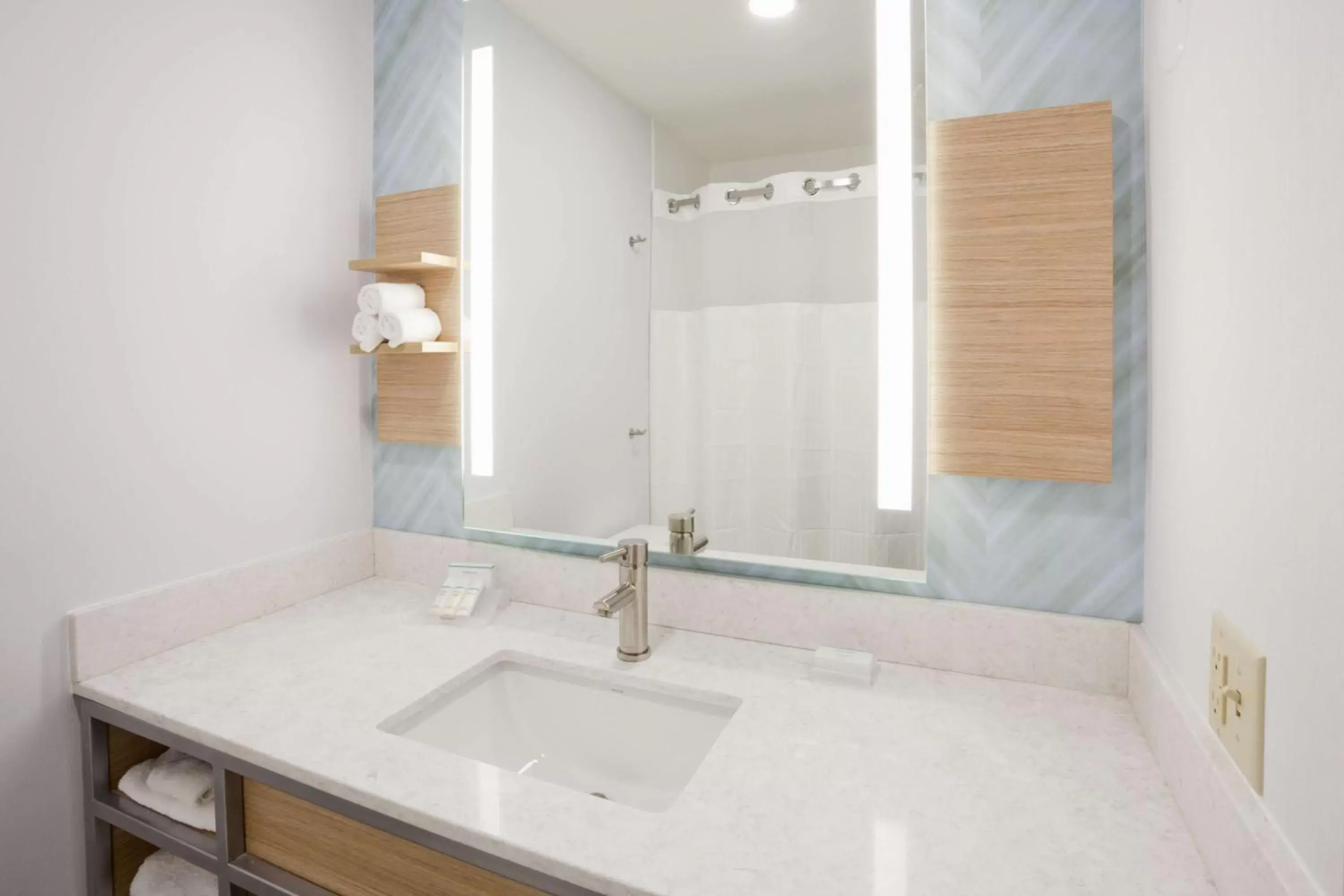 Bathroom in Hilton Garden Inn Minneapolis Eagan Bathroom in Hilton Garden Inn Minneapolis Eagan