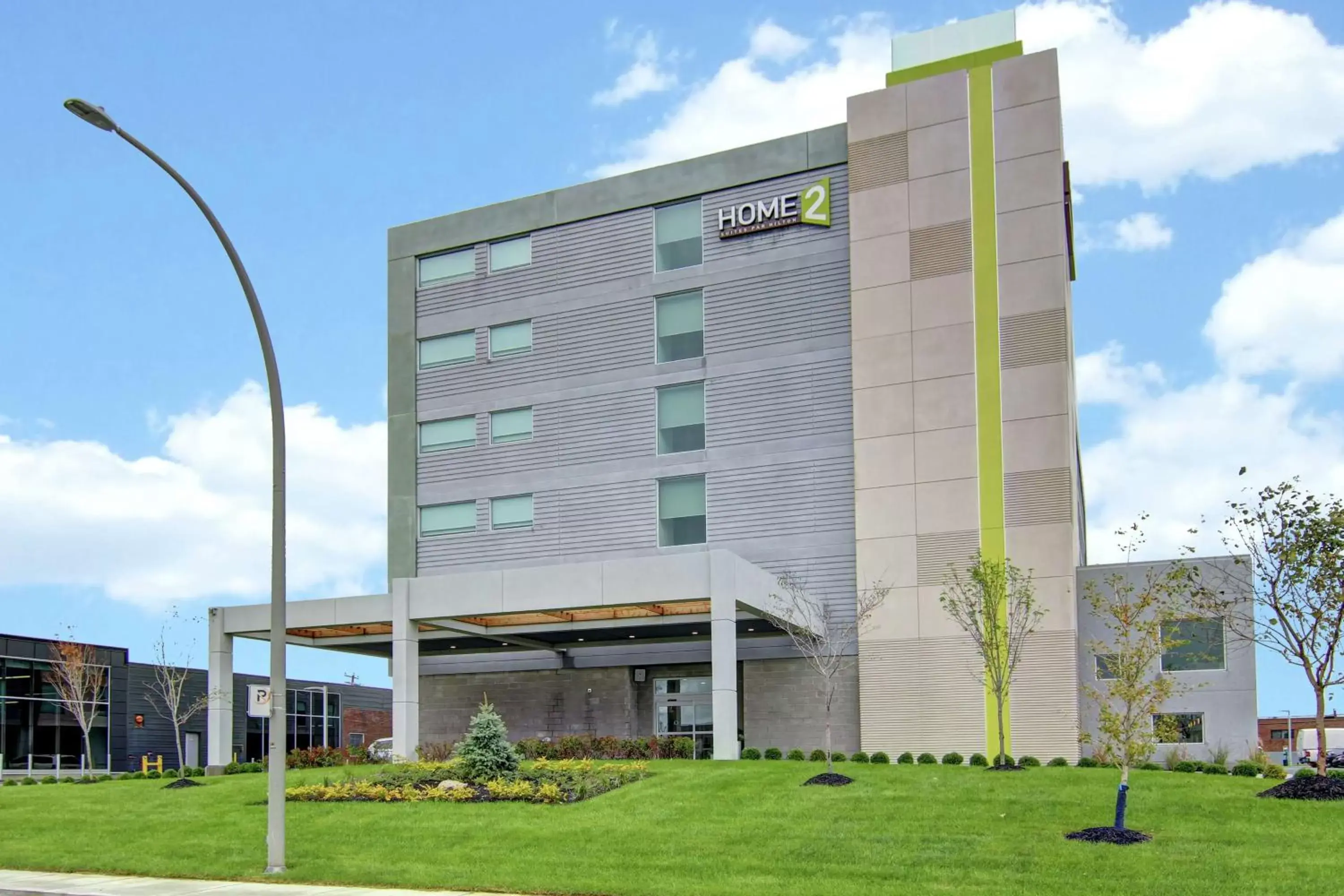 Property Building in Home2 Suites By Hilton Montreal Dorval