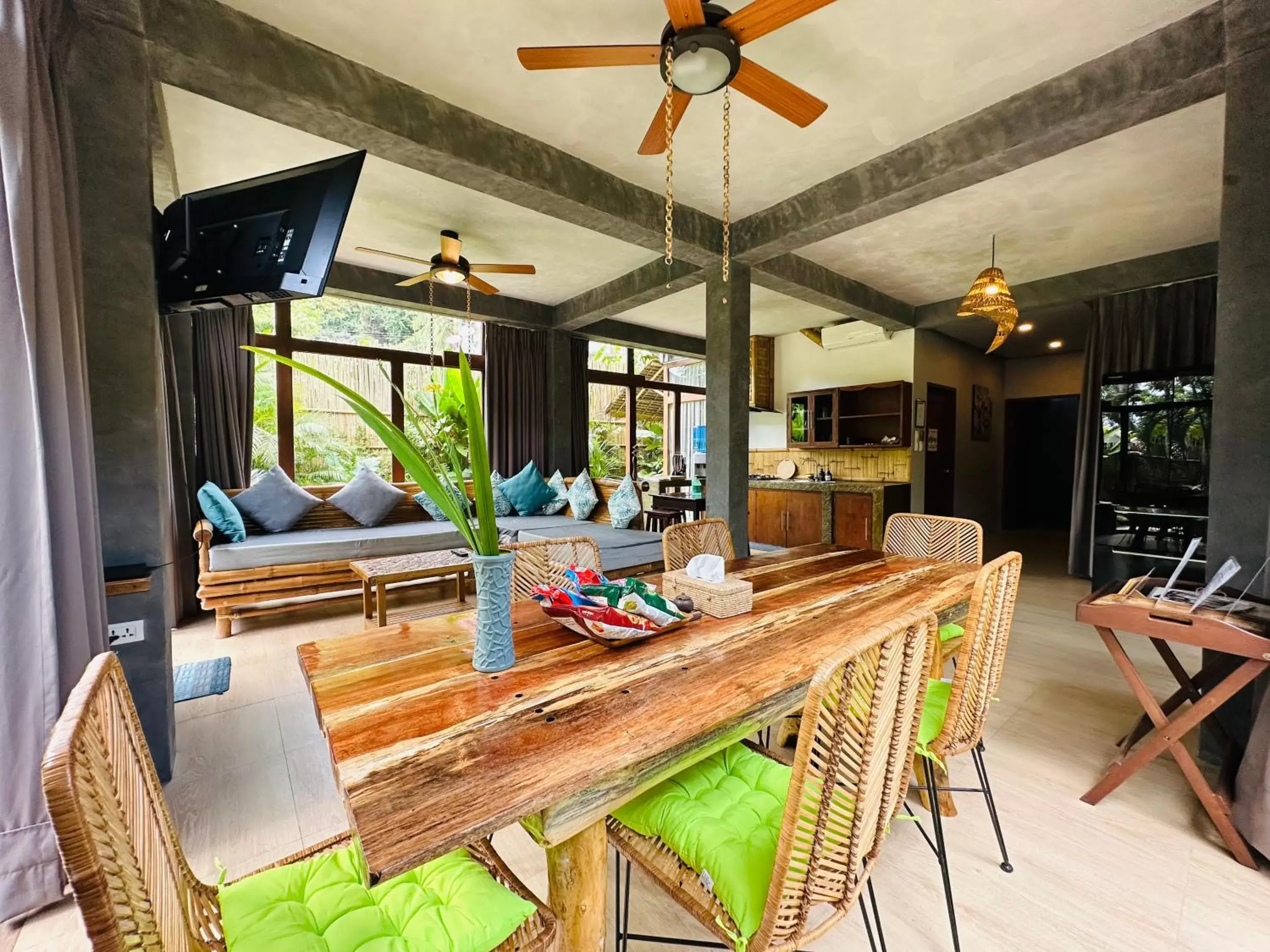 TV and multimedia, Dining Area in Buko Beach Resort