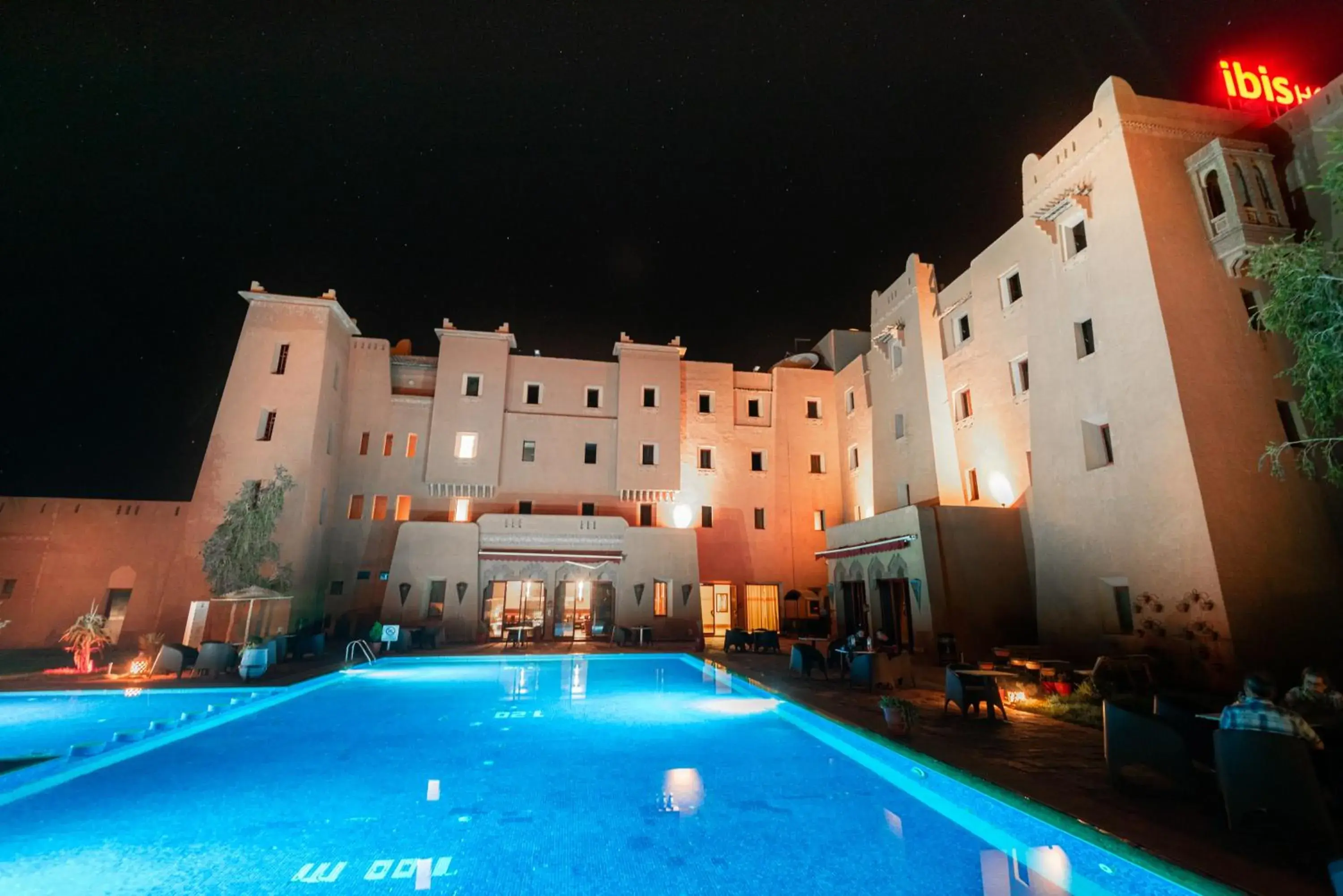 Swimming pool, Property Building in Ibis Ouarzazate