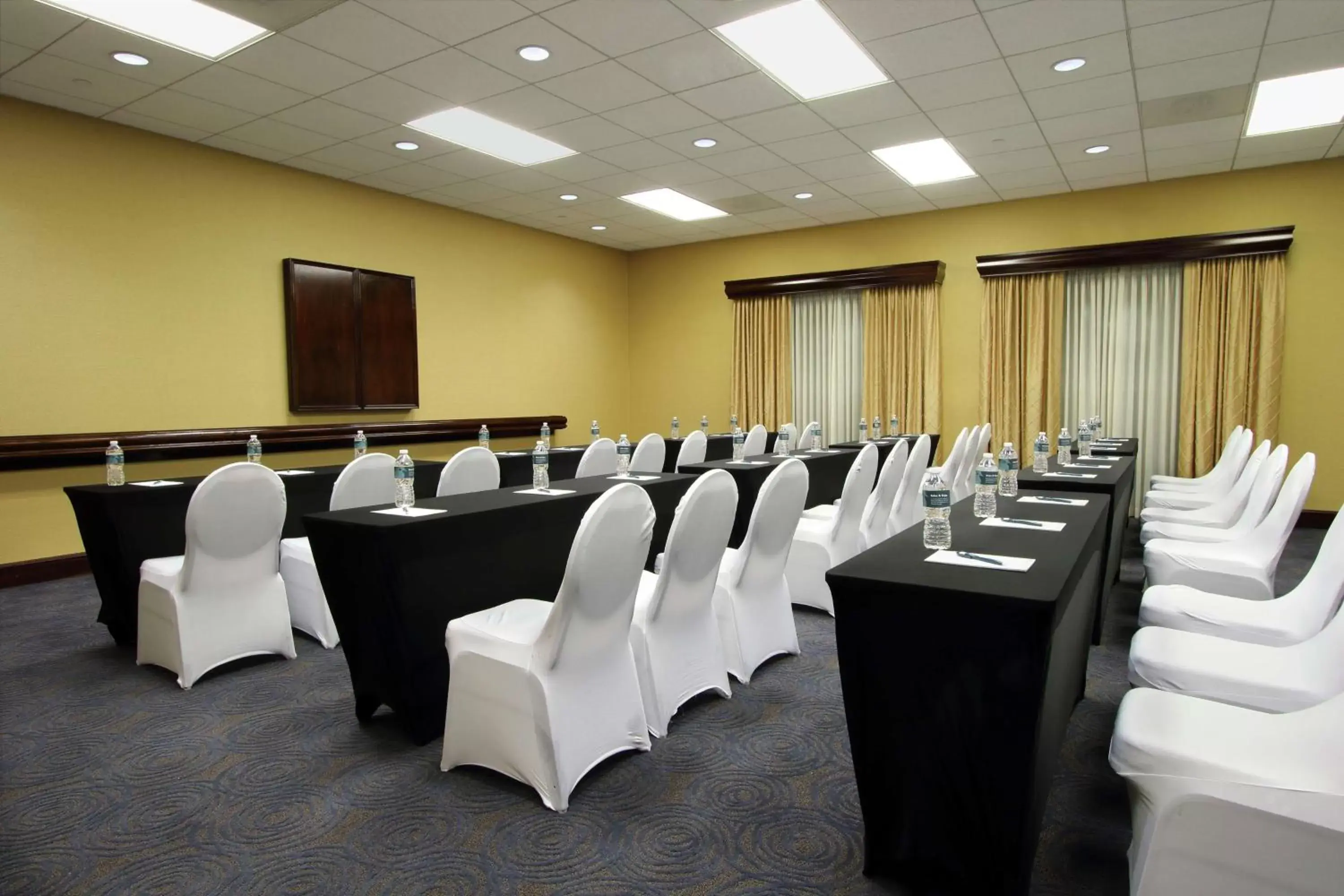 Meeting/conference room in Homewood Suites by Hilton Fort Lauderdale Airport-Cruise Port