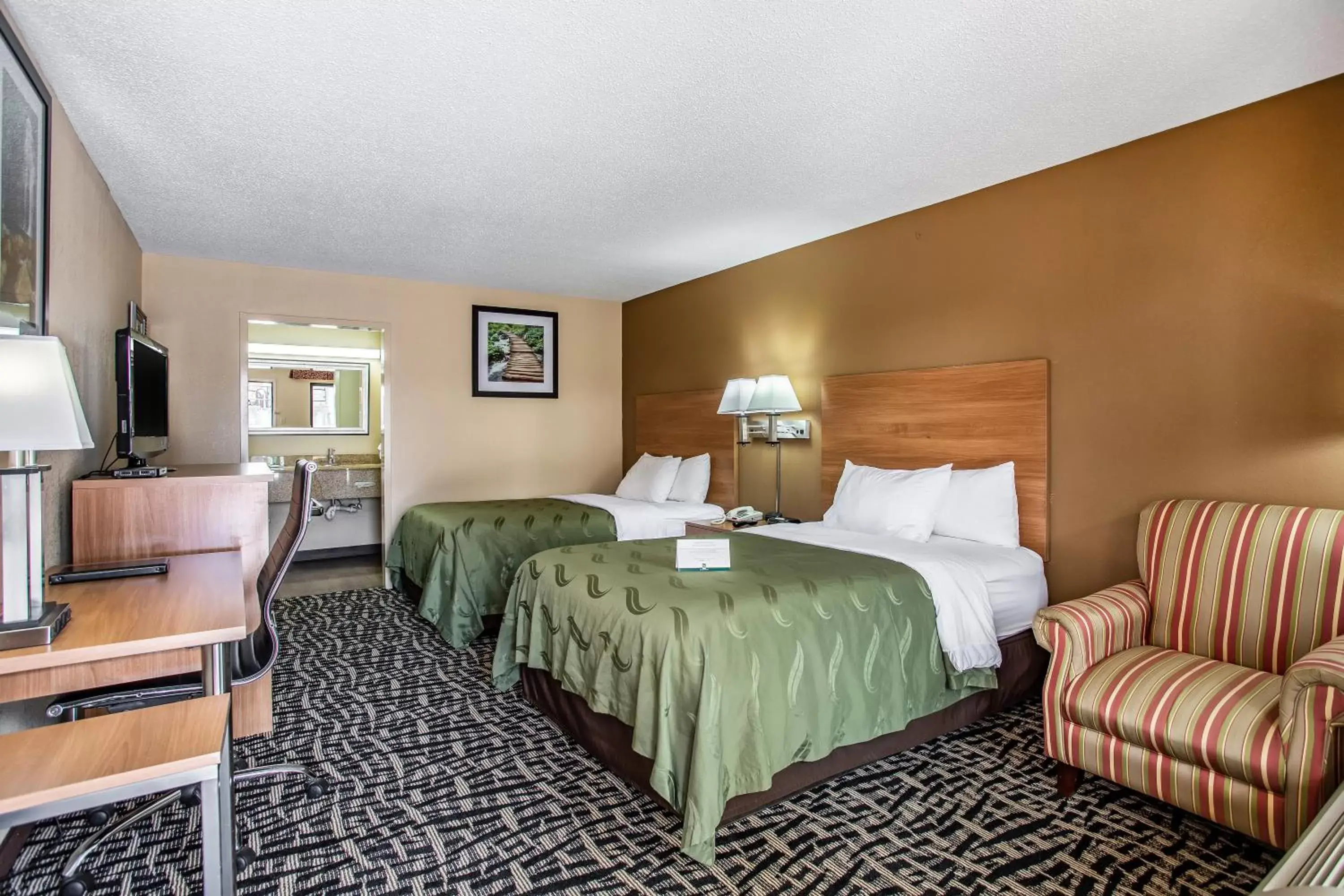 Bedroom, Bed in Quality Inn Bowling Green