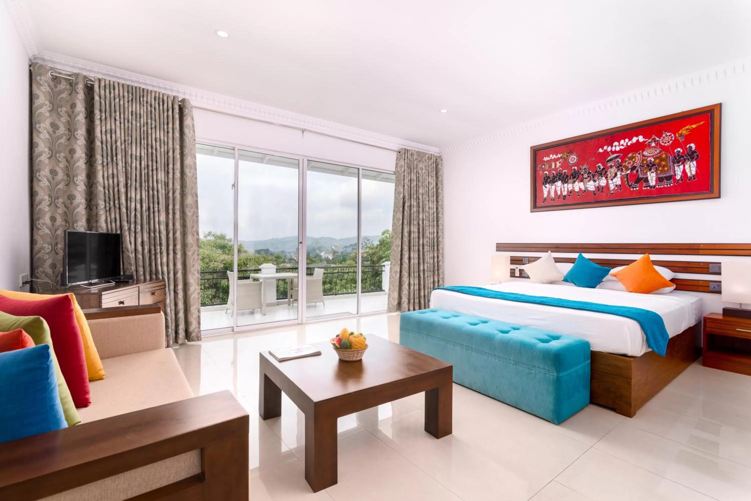 Photo of the whole room, Bed in Elegant Hotel