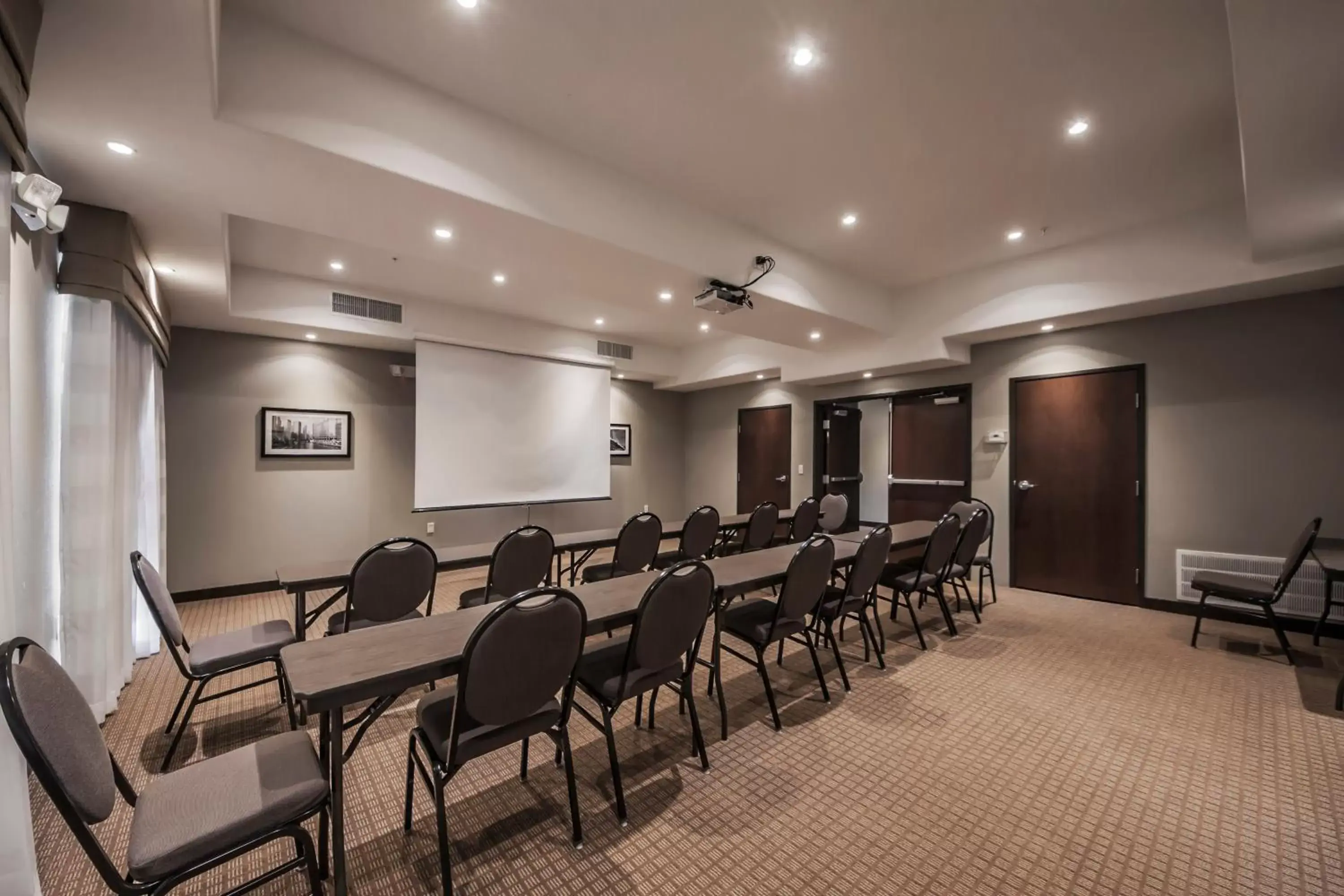 Business facilities in Sleep Inn & Suites Hennessey North