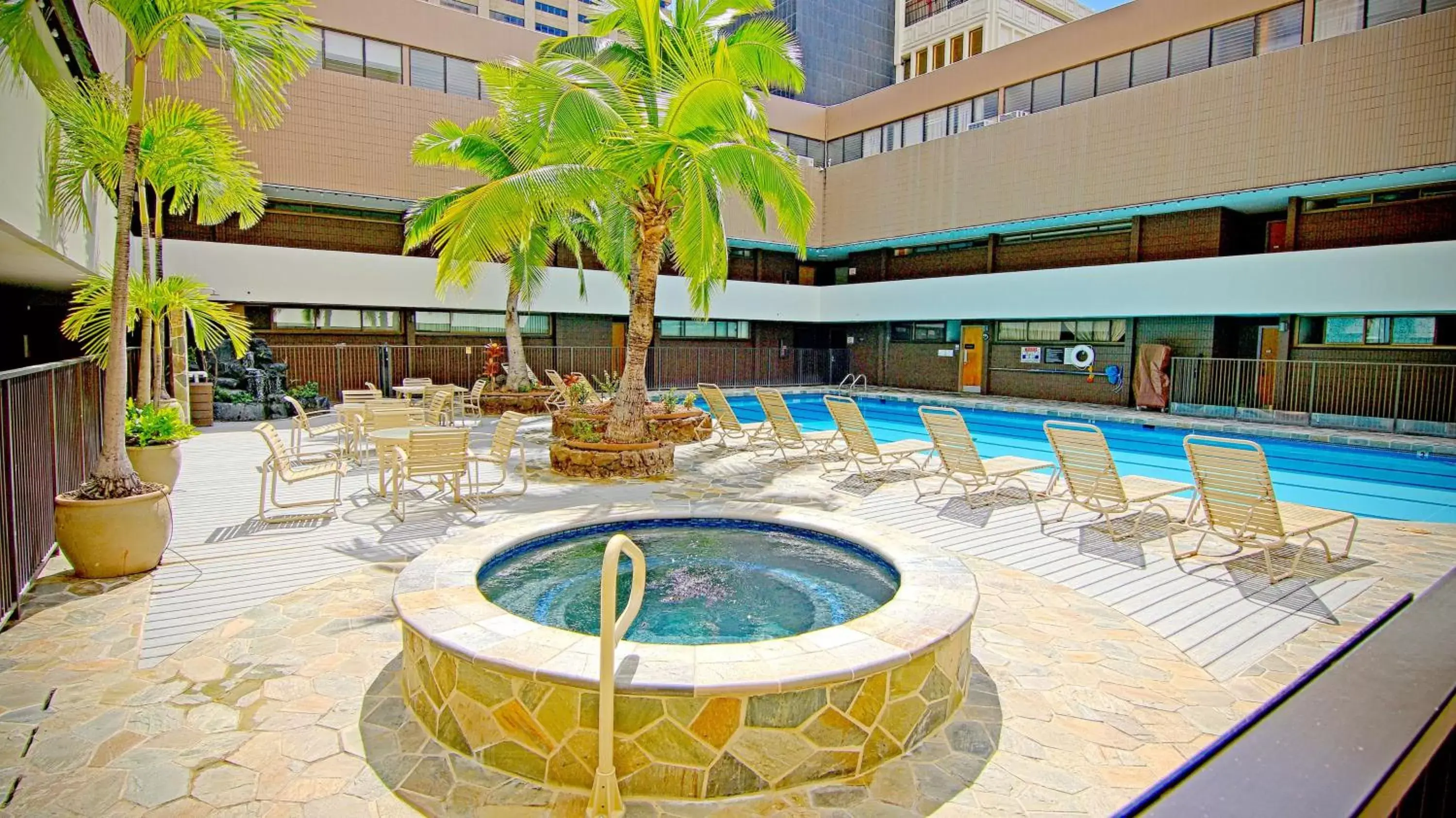 Spa and wellness centre/facilities, Swimming Pool in Aston at the Executive Centre Hotel