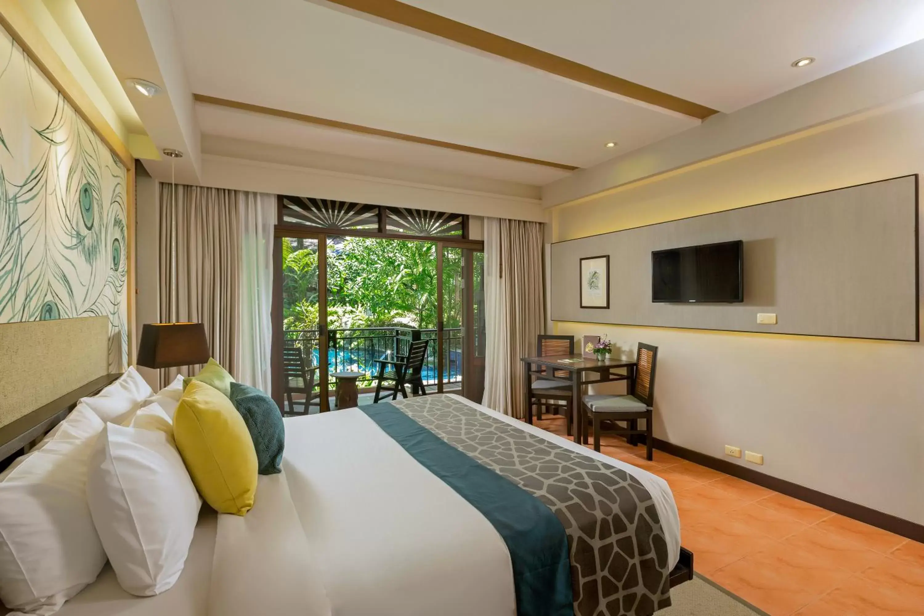 View (from property/room), Bed in Khaolak Merlin Resort - SHA Extra Plus