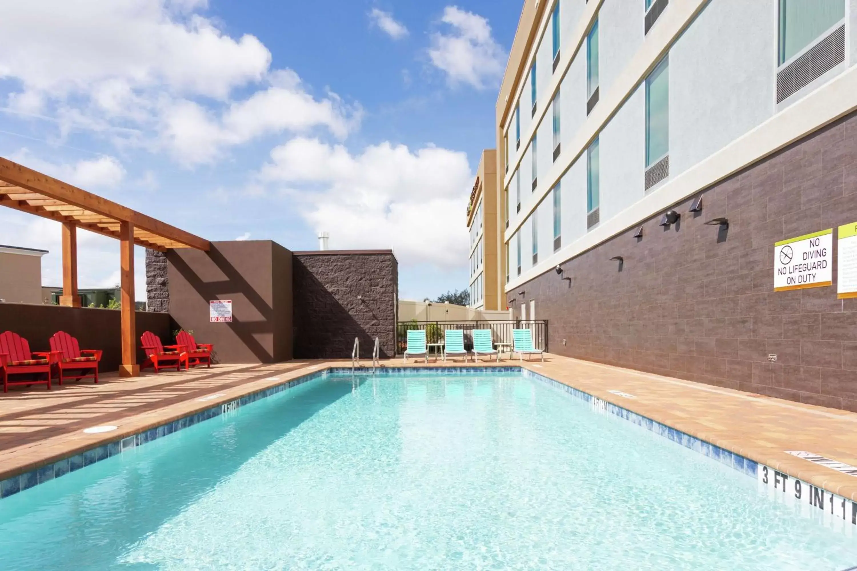 Property building, Swimming Pool in Home2 Suites By Hilton Clermont