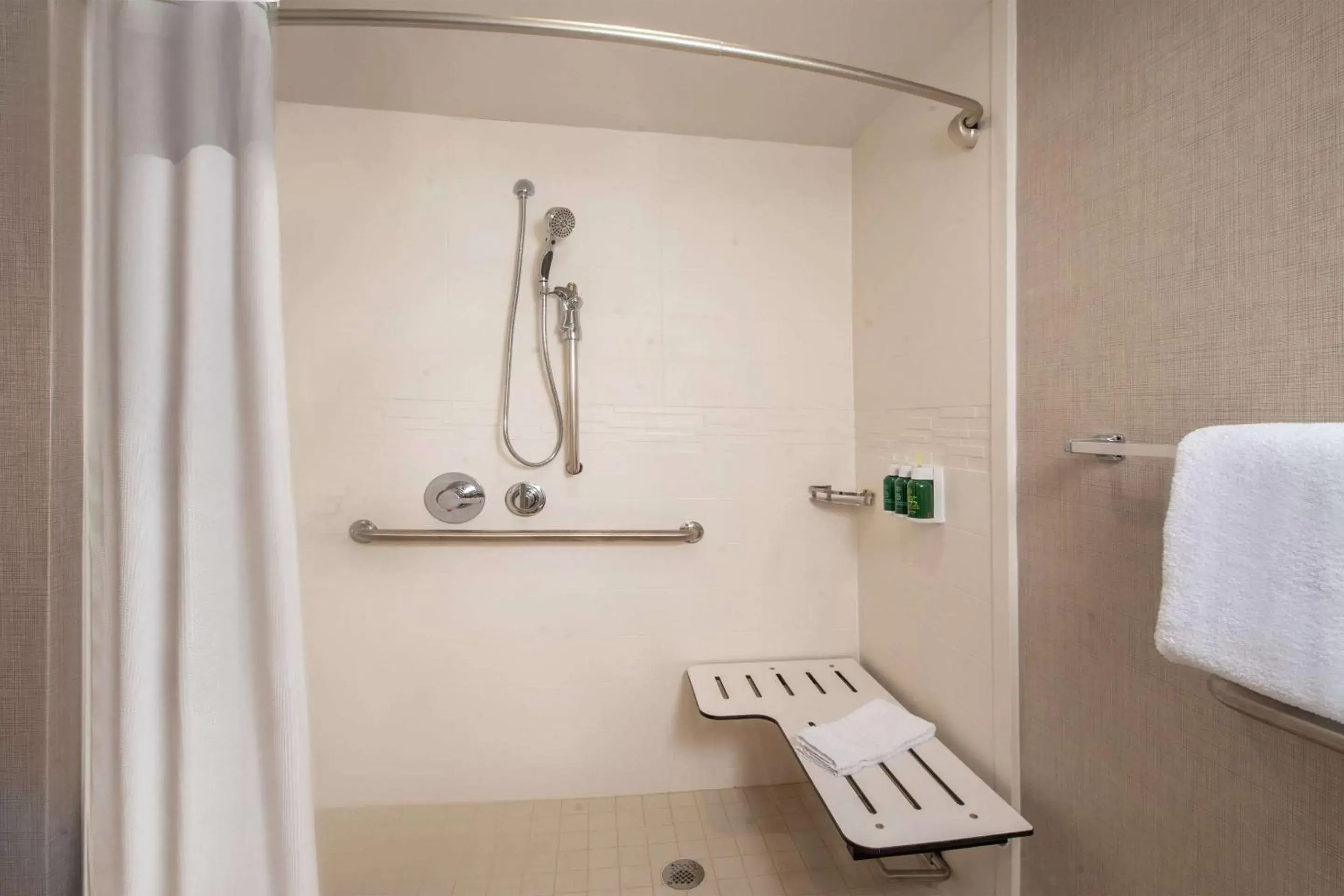 Bathroom in Sonesta ES Suites Baltimore BWI Airport