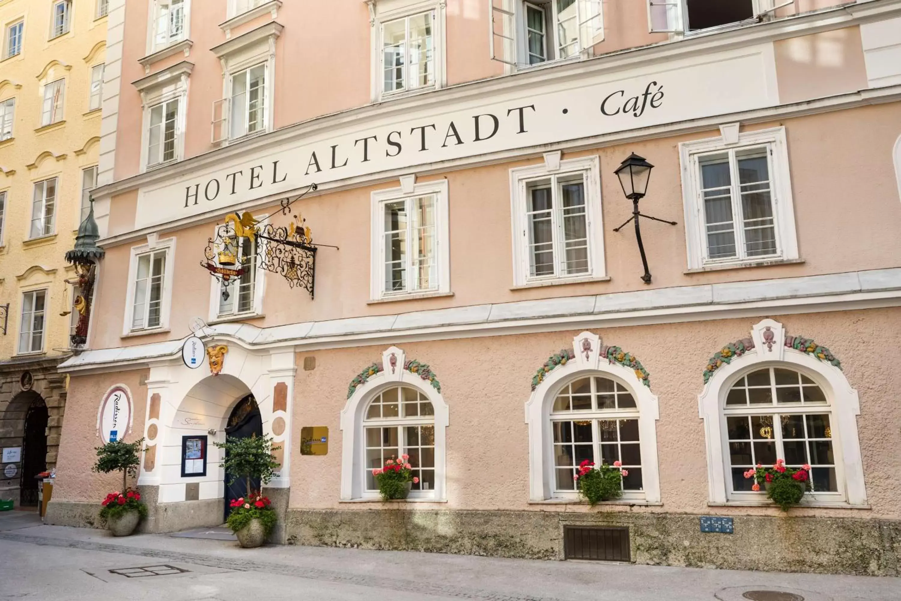 Property Building in Radisson Blu Hotel Altstadt