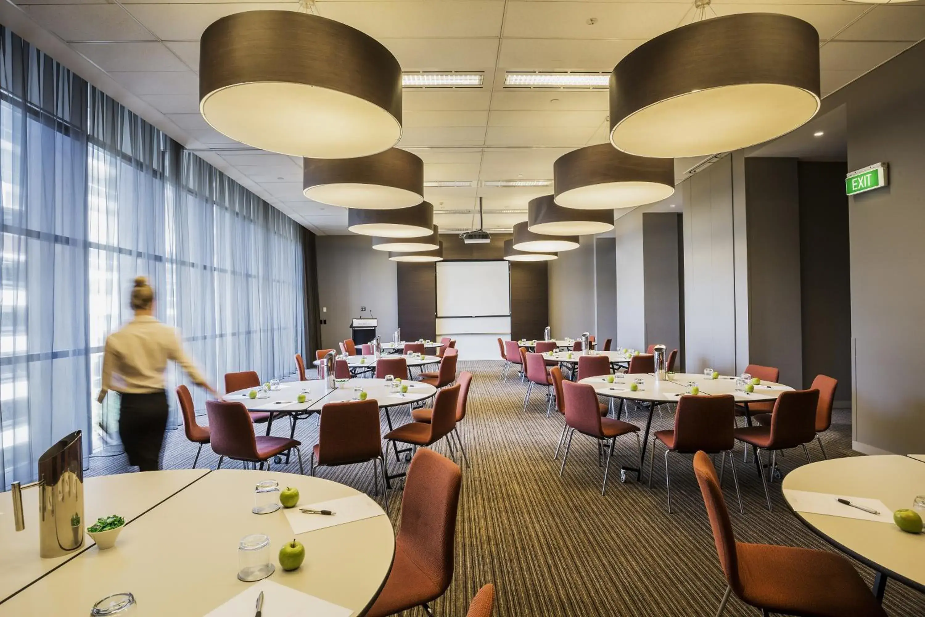Restaurant/Places to Eat in Fraser Suites Sydney