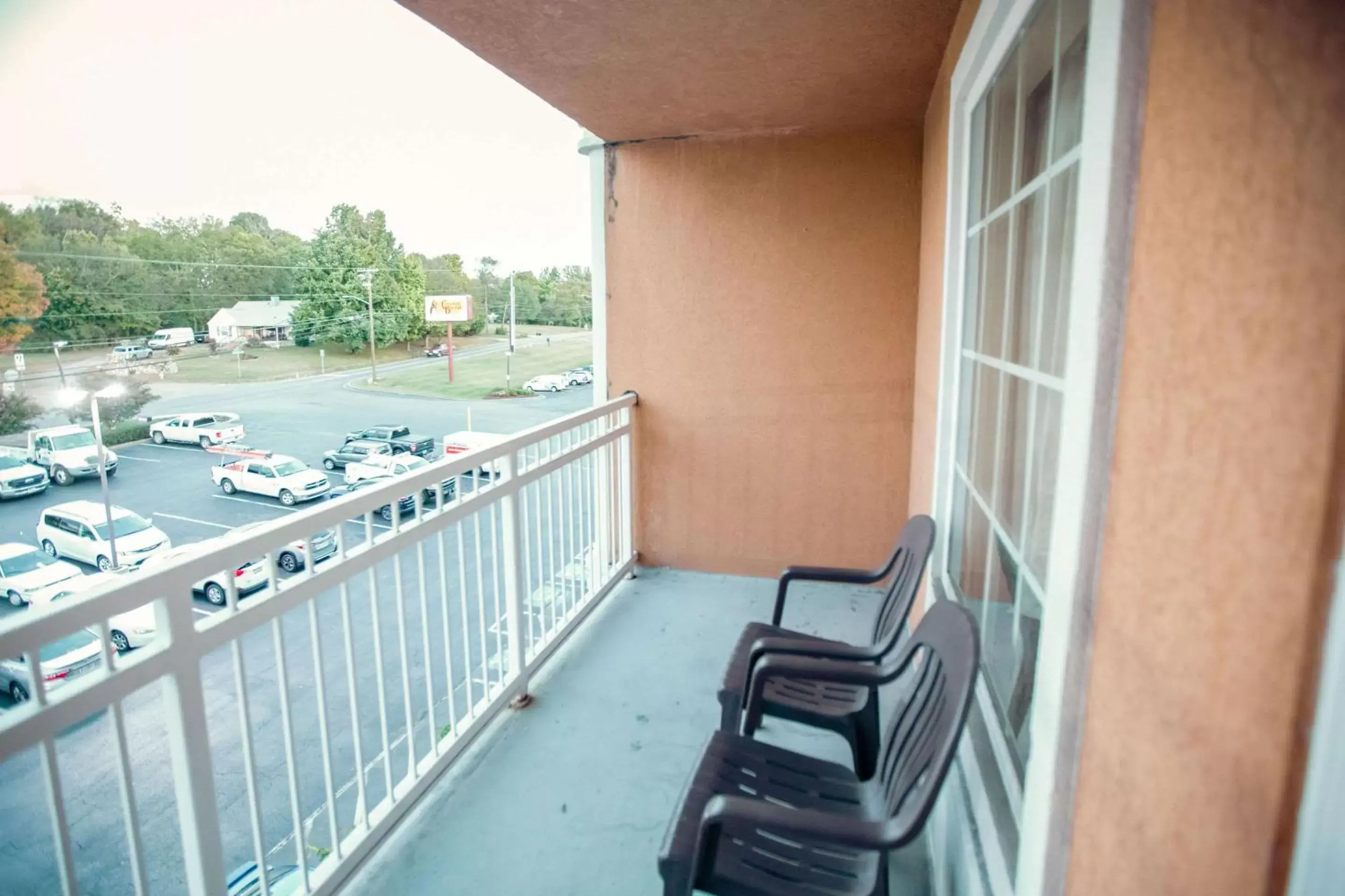 Bedroom, Balcony/Terrace in MainStay Suites Knoxville North I-75