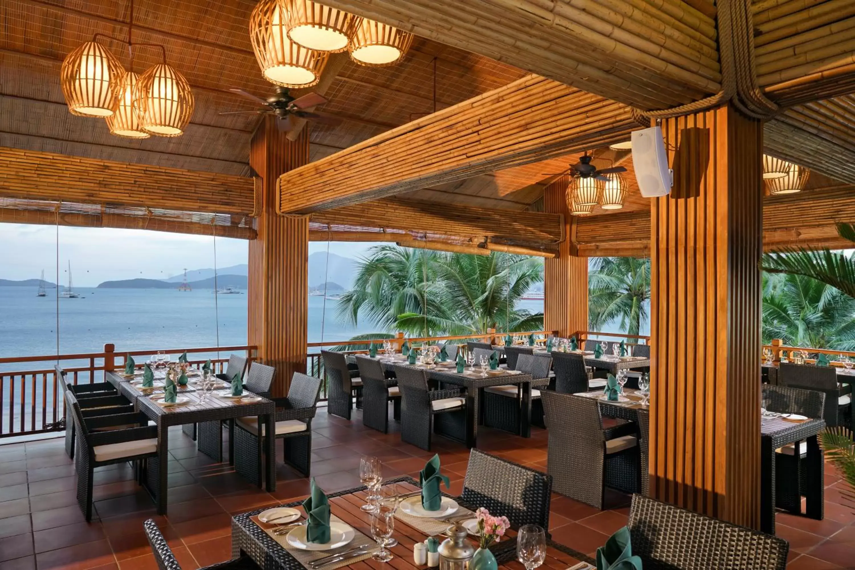 Restaurant/Places to Eat in Vinpearl Resort & Spa Nha Trang Bay