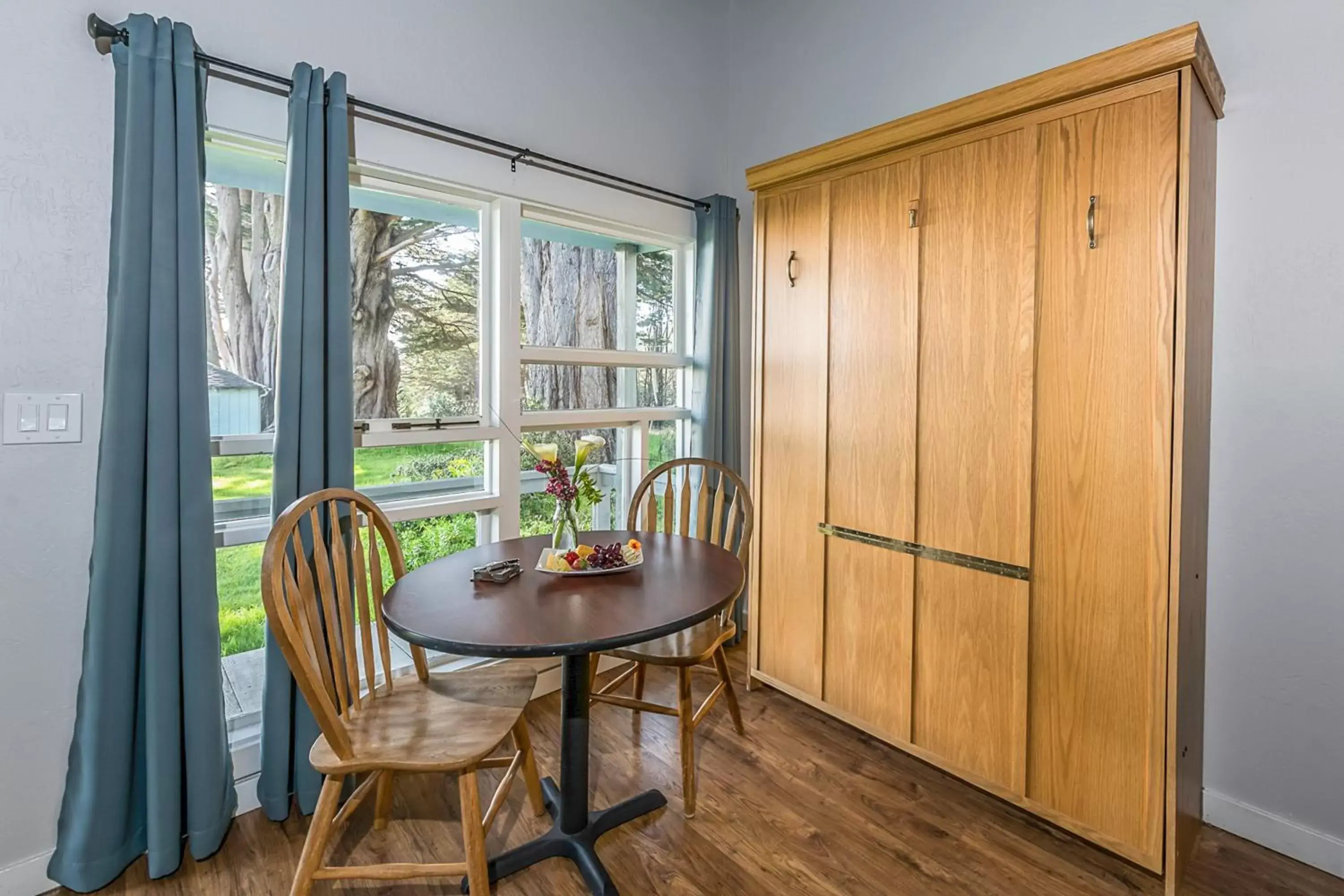 Dining Area in Inn at Schoolhouse Creek