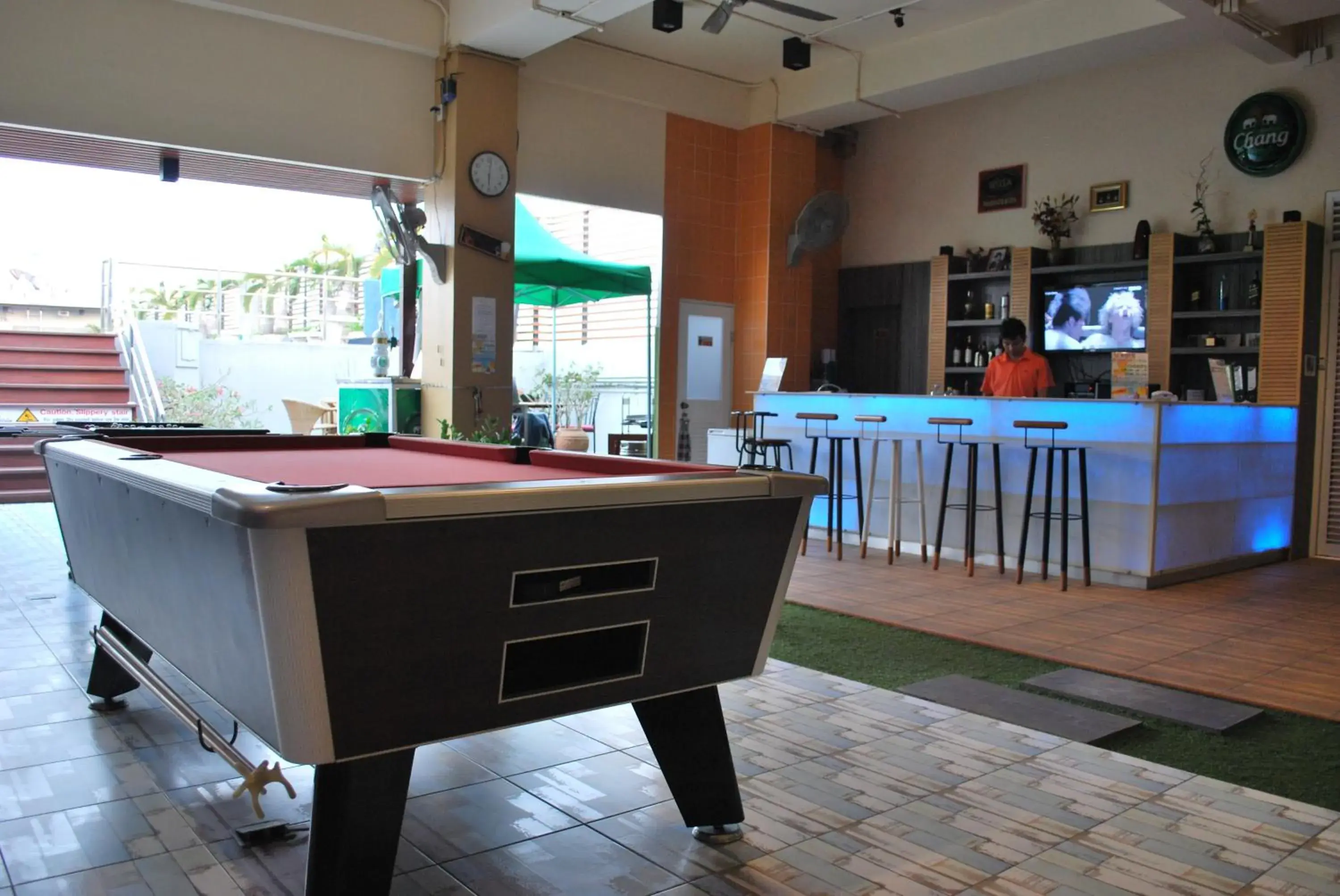 Restaurant/places to eat, Billiards in Witchuwan Apartel