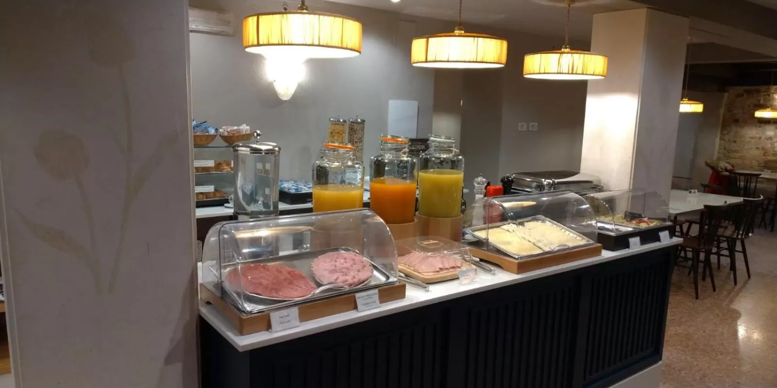 Breakfast in Palazzo Marcello Hotel Al Sole