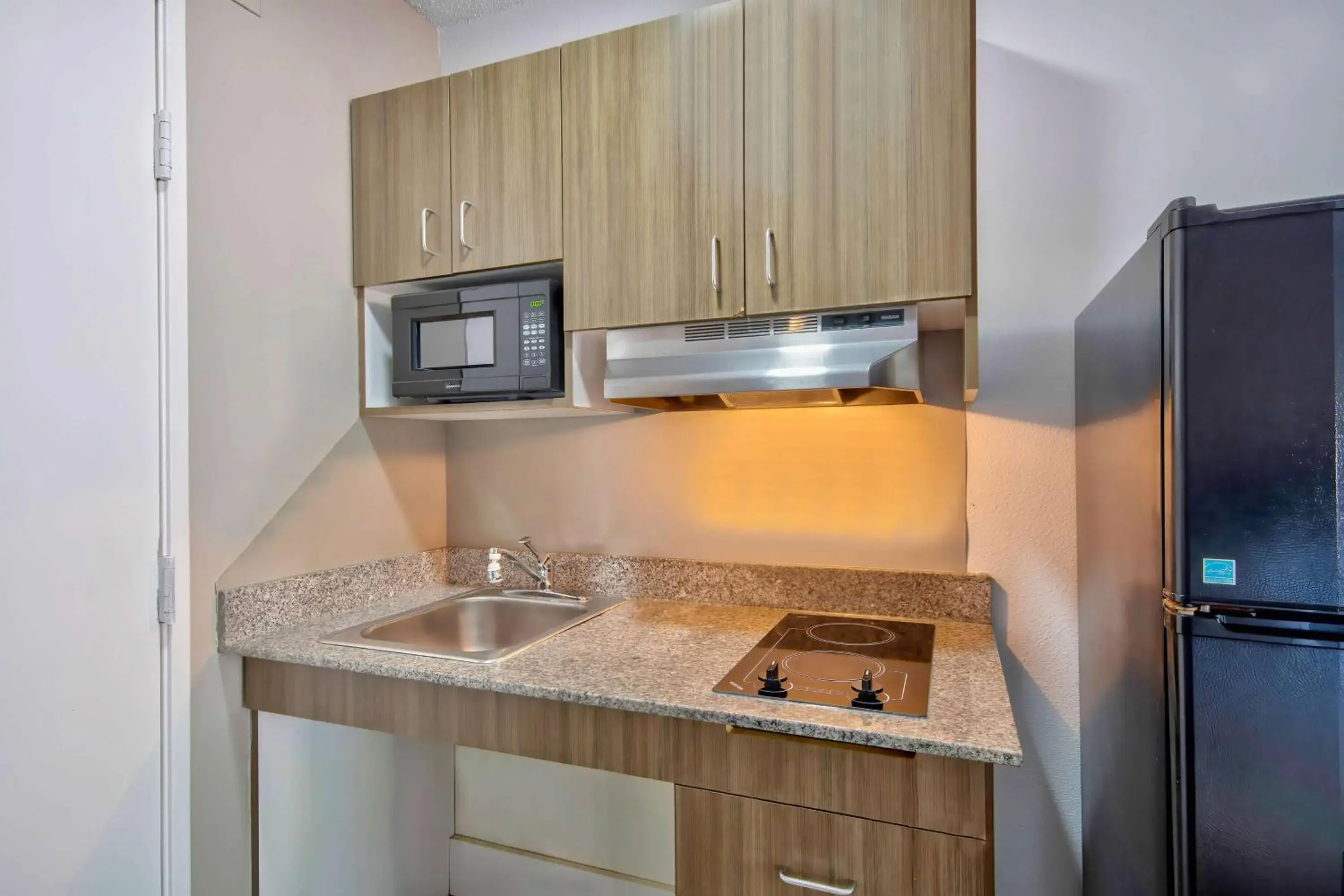 Kitchen or kitchenette, Kitchen/Kitchenette in Studio 6-Austin, TX - Midtown