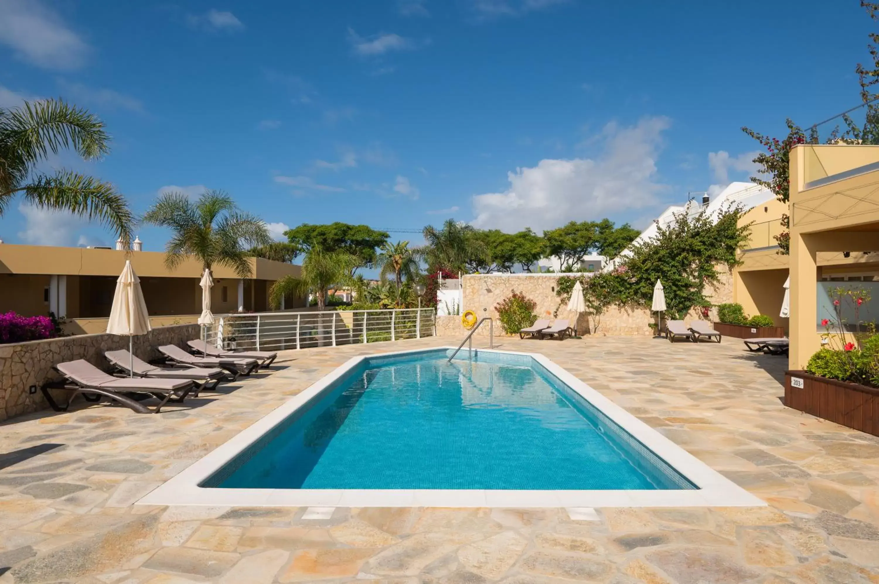 Swimming Pool in Vila Luz