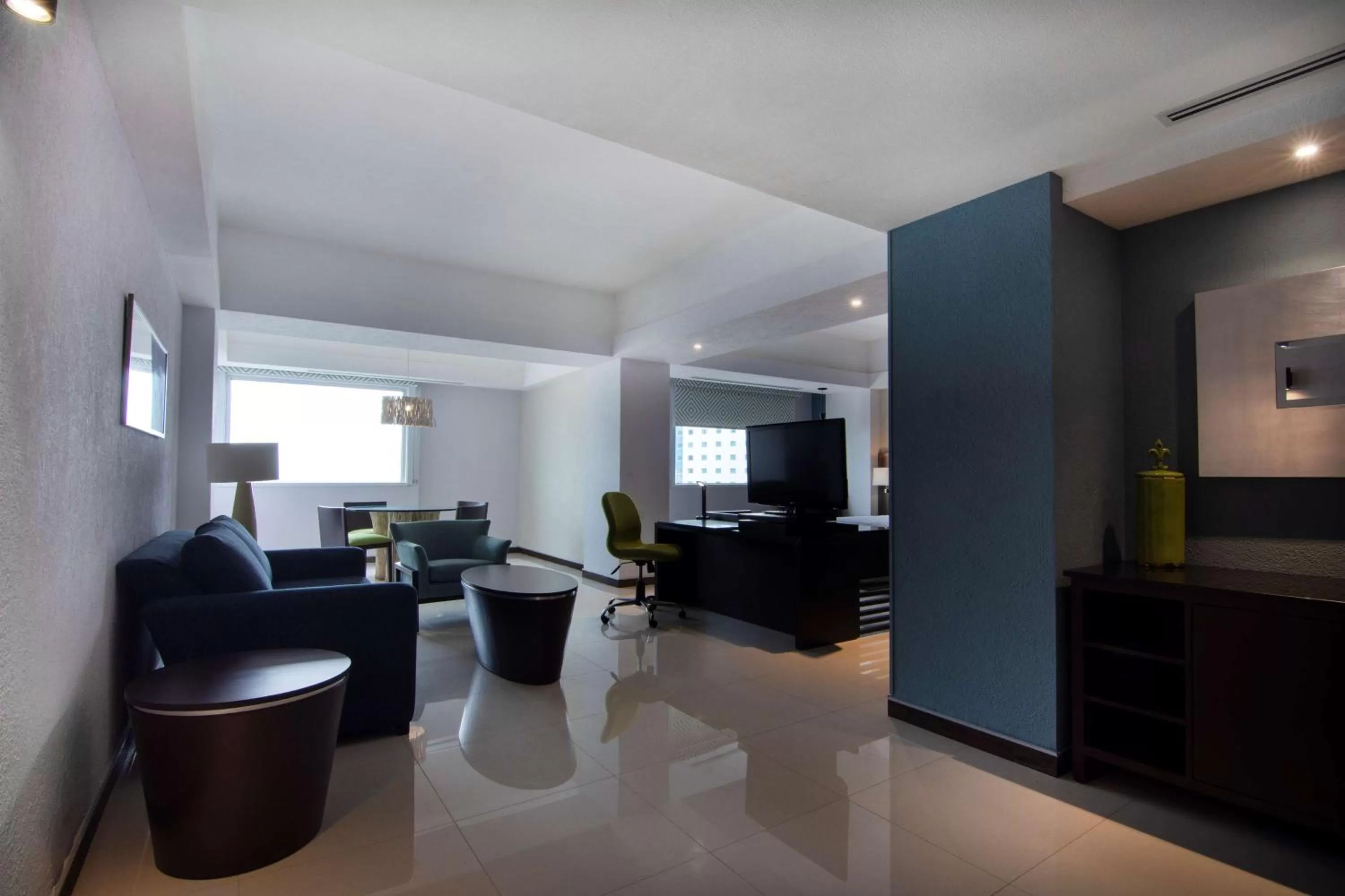 Living room in Hampton by Hilton Veracruz Boca Del Rio