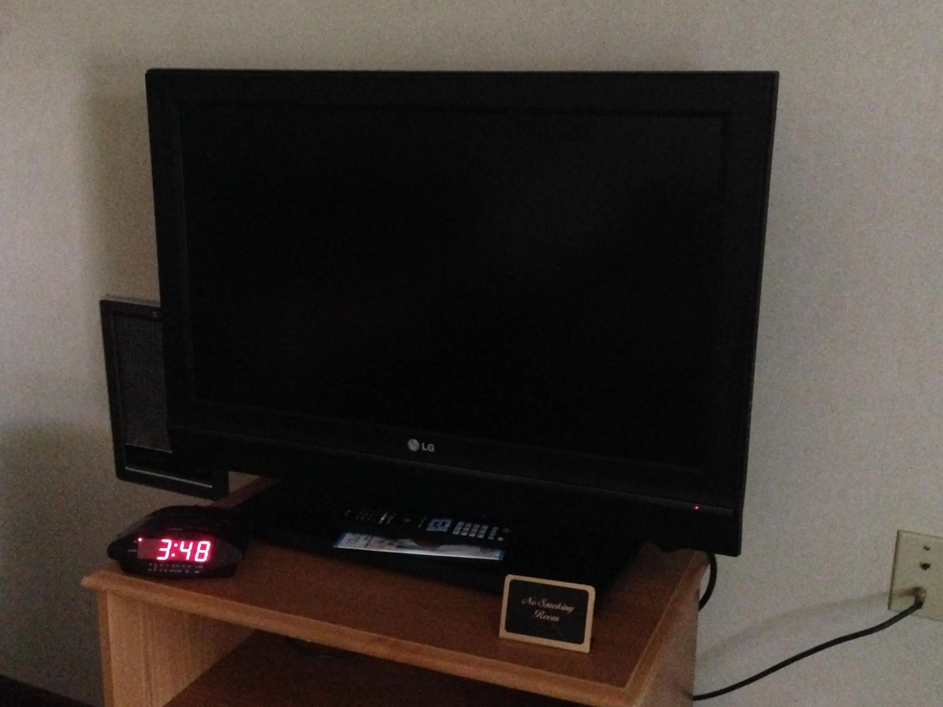 TV and multimedia in FairBridge Inn Express Milford