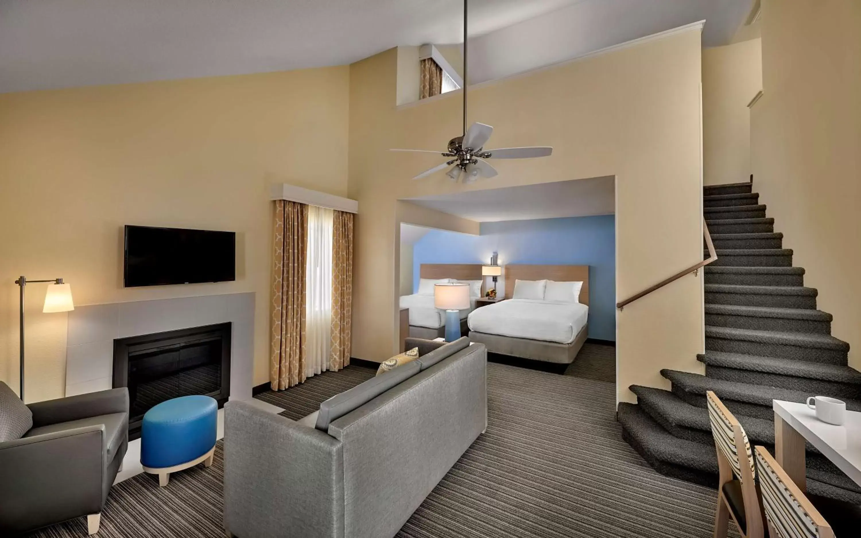 Bed, Seating Area in Sonesta ES Suites Atlanta Perimeter Center East