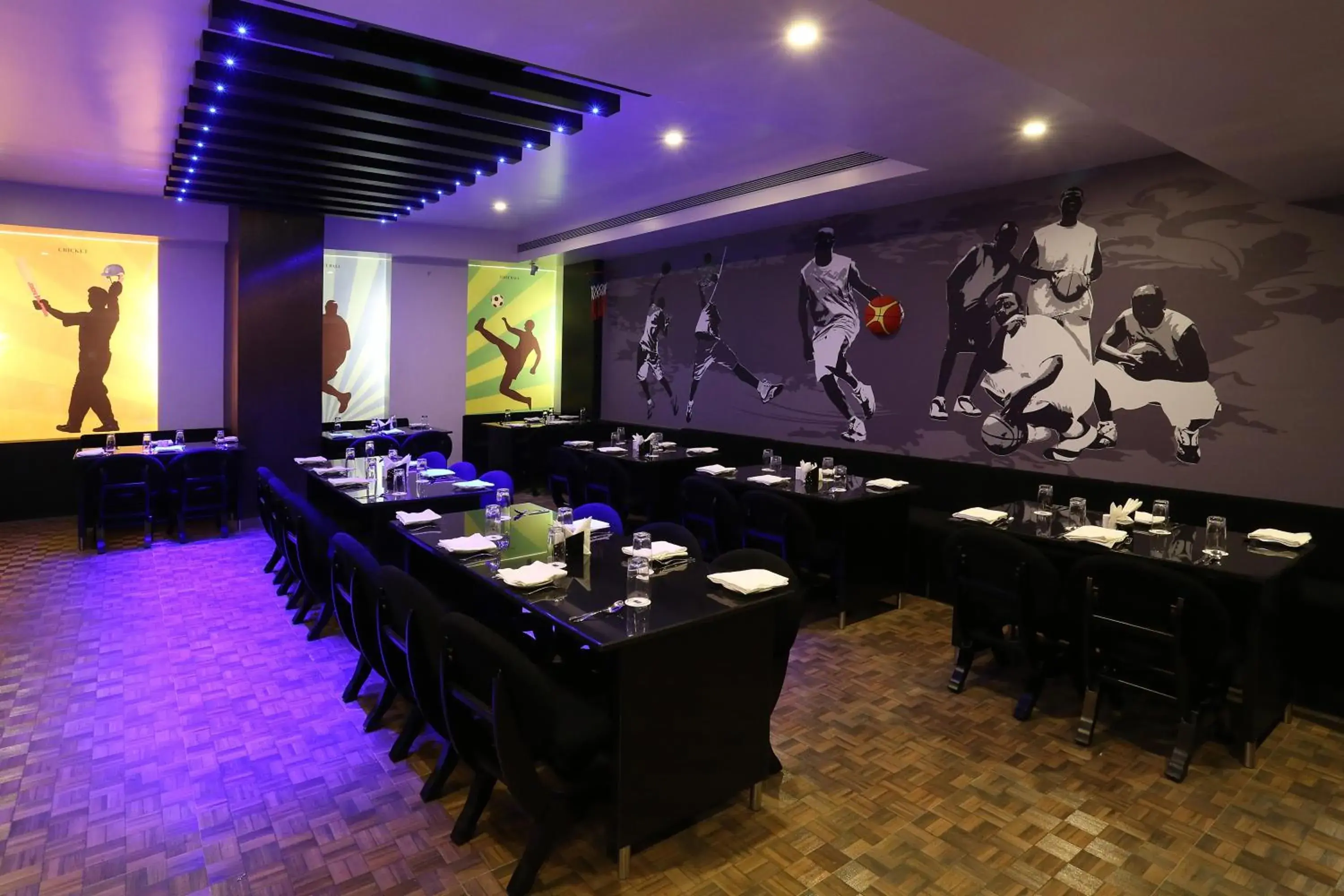 Restaurant/Places to Eat in Hotel Grand Kailash