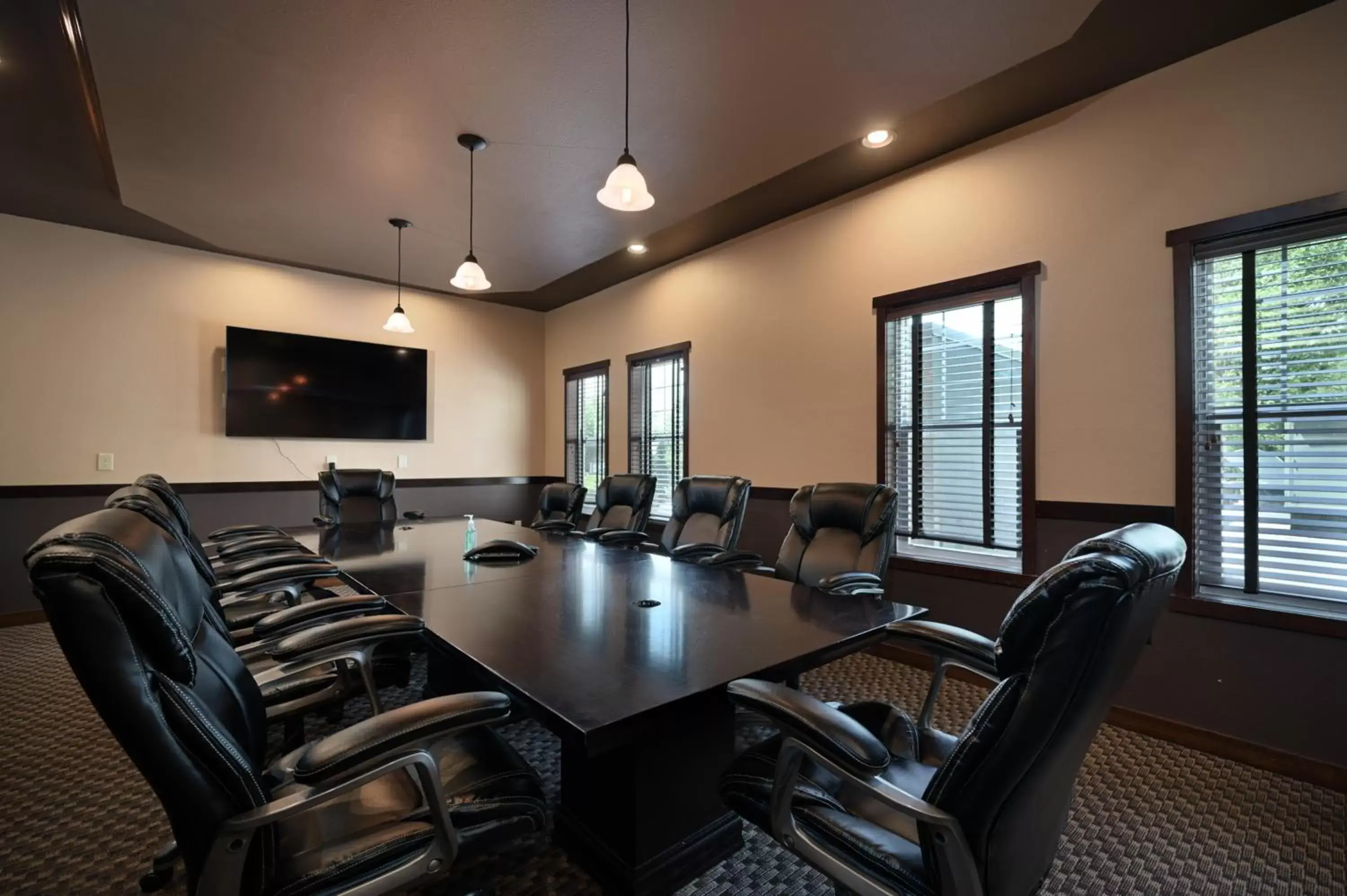 Meeting/conference room in Chase On The Lake