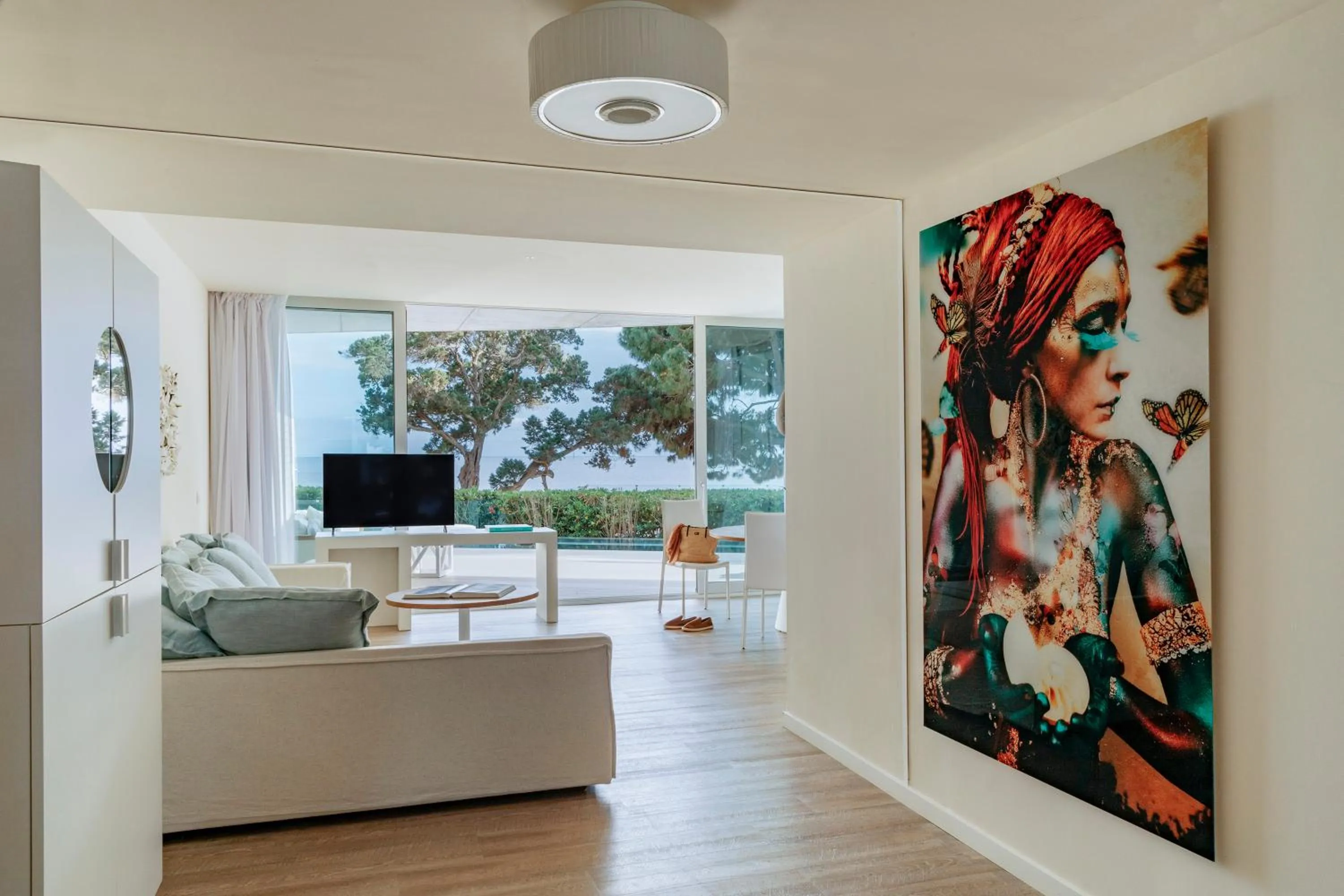 TV and multimedia in ME Ibiza - The Leading Hotels of the World