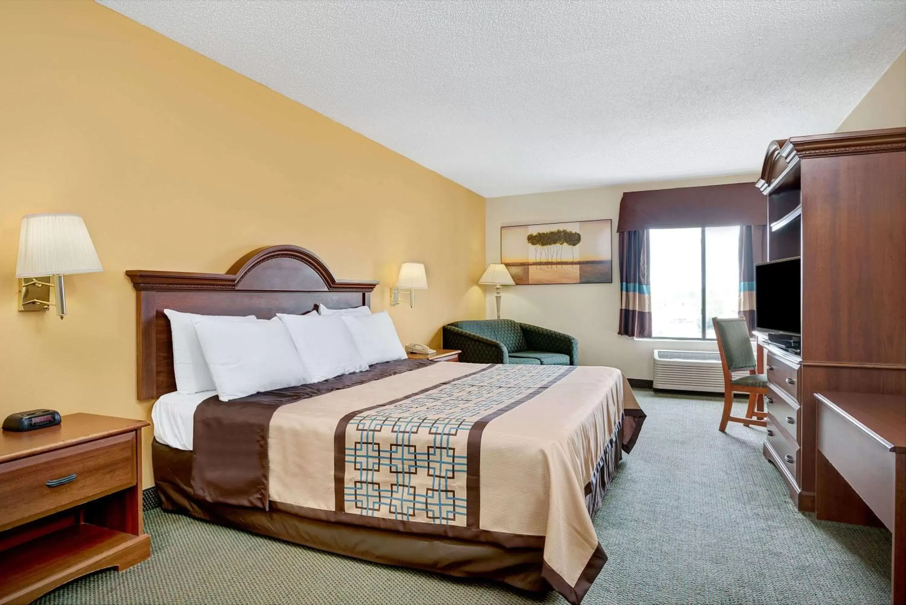 Photo of the whole room, Bed in Days Inn by Wyndham Burlington East