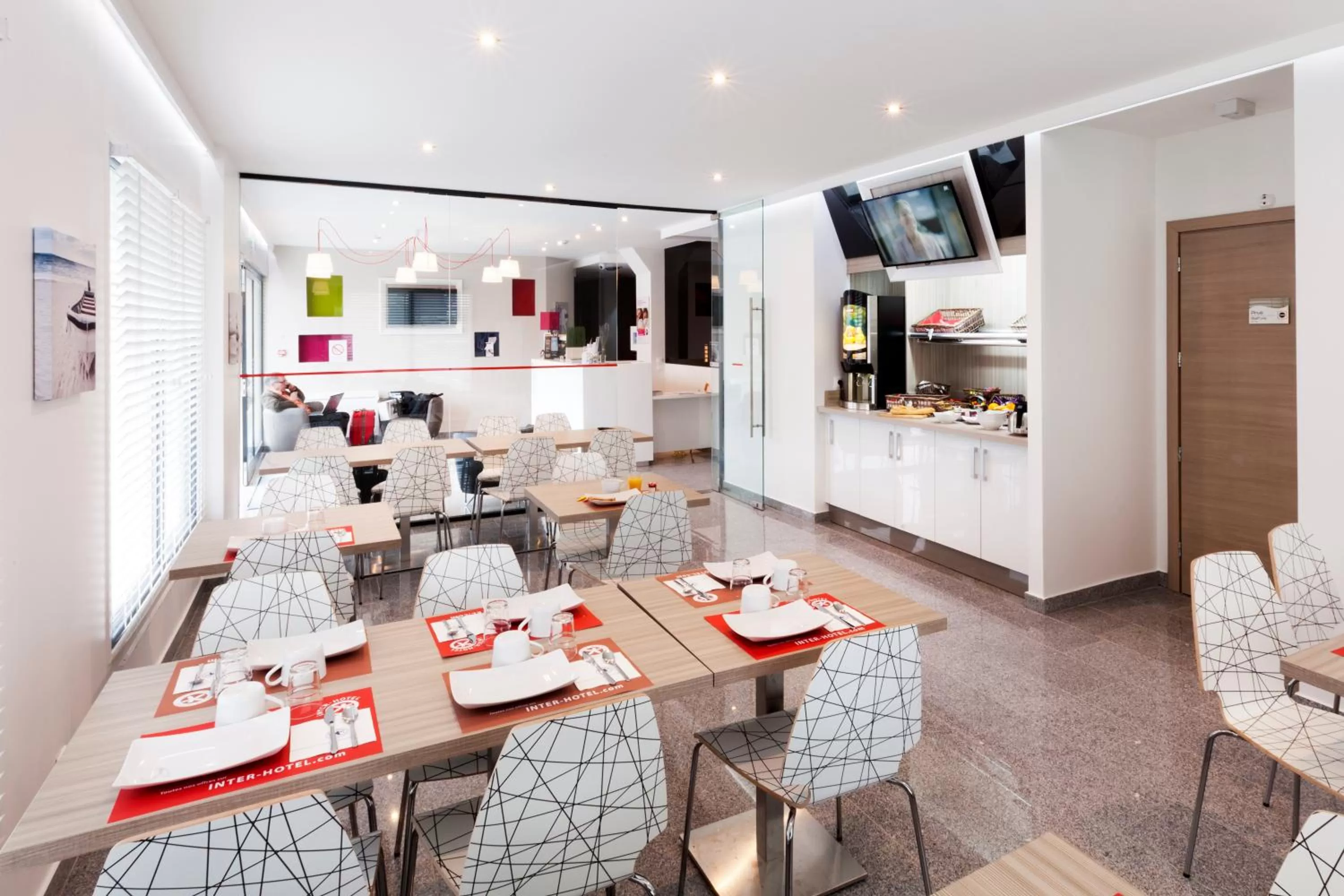 Restaurant/places to eat in The Originals City, Marne-la-Vallée Est, Meaux ,GLASSY HOTEL