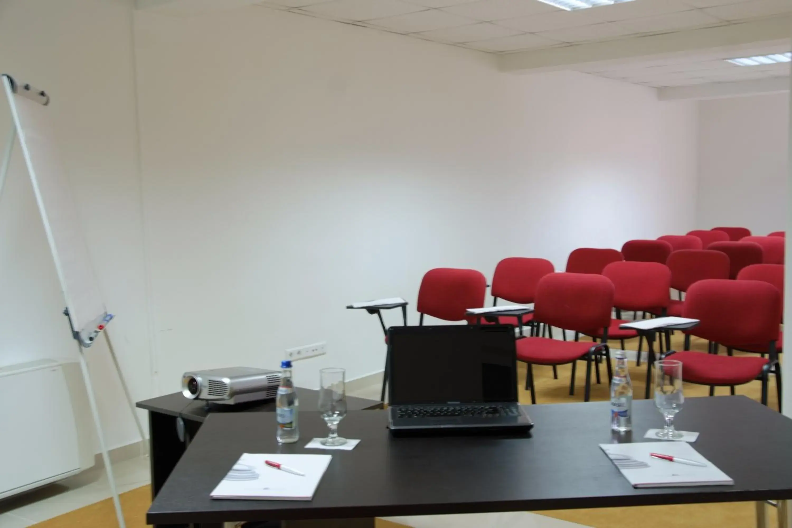 Business facilities, Business Area/Conference Room in Silver Residence