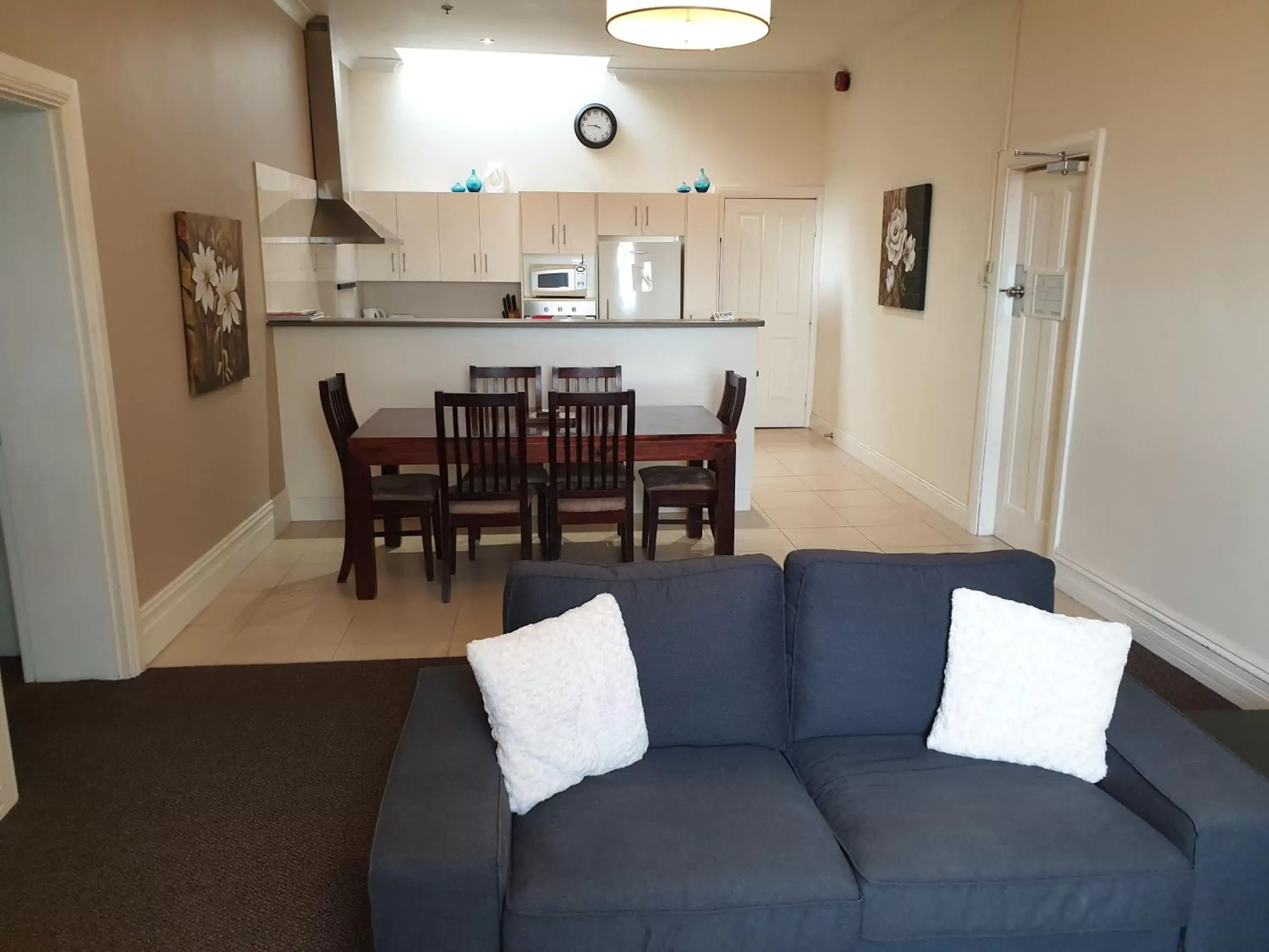 Dining area, Seating Area in Balcony On Sixth Lodge