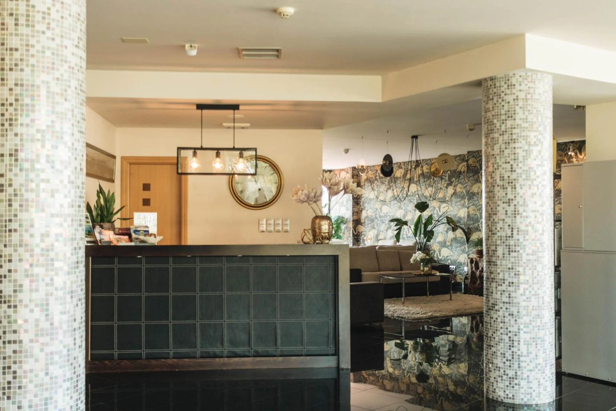 Lobby or reception in Peregrina Hotel