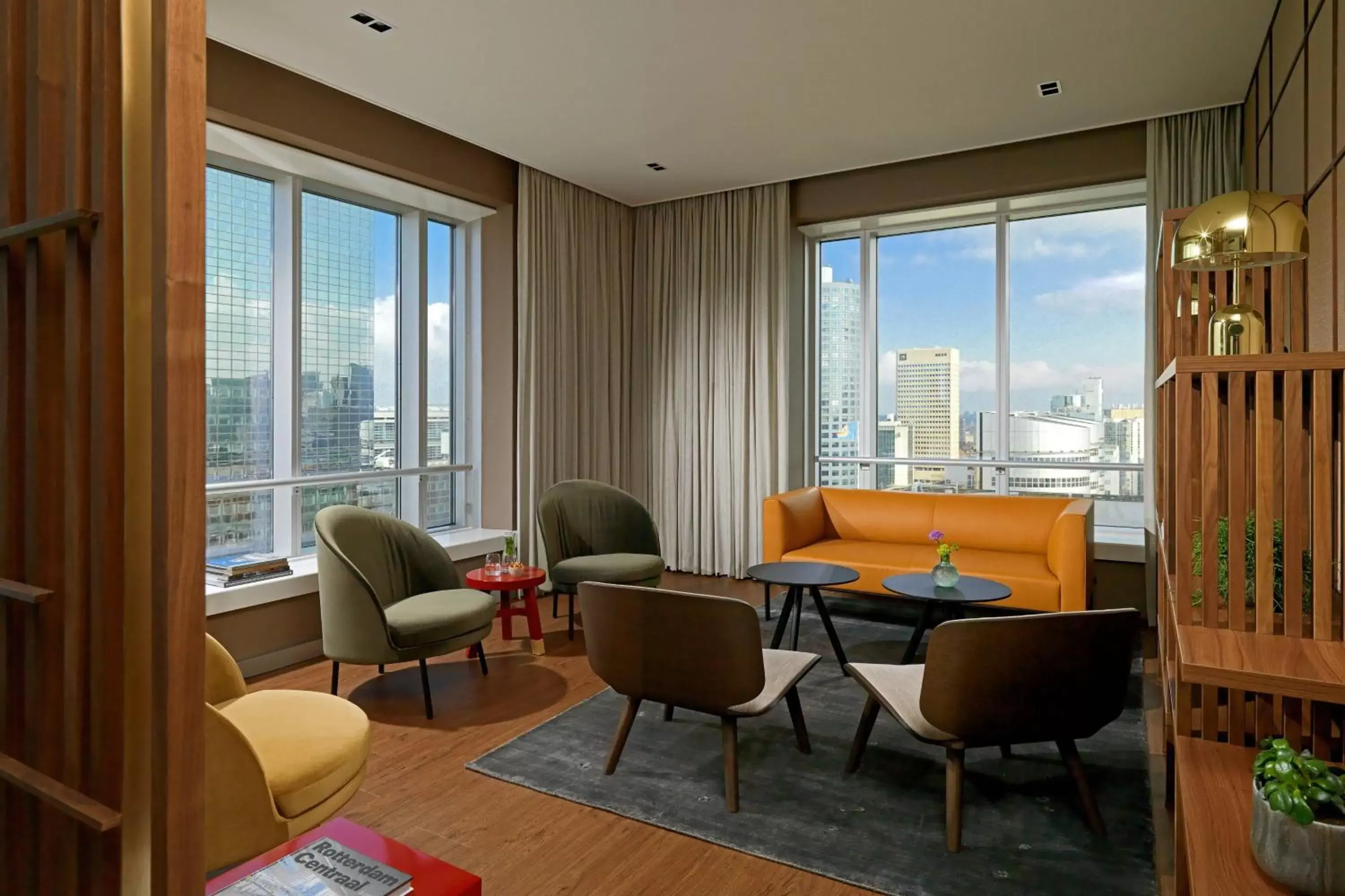 Lounge or bar, Seating Area in Rotterdam Marriott Hotel