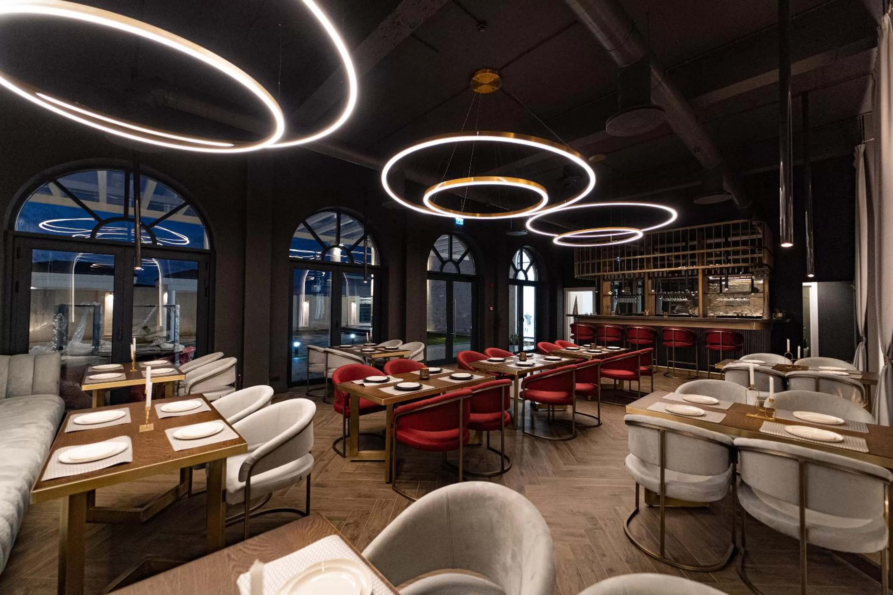 Restaurant/Places to Eat in Caprice Complex