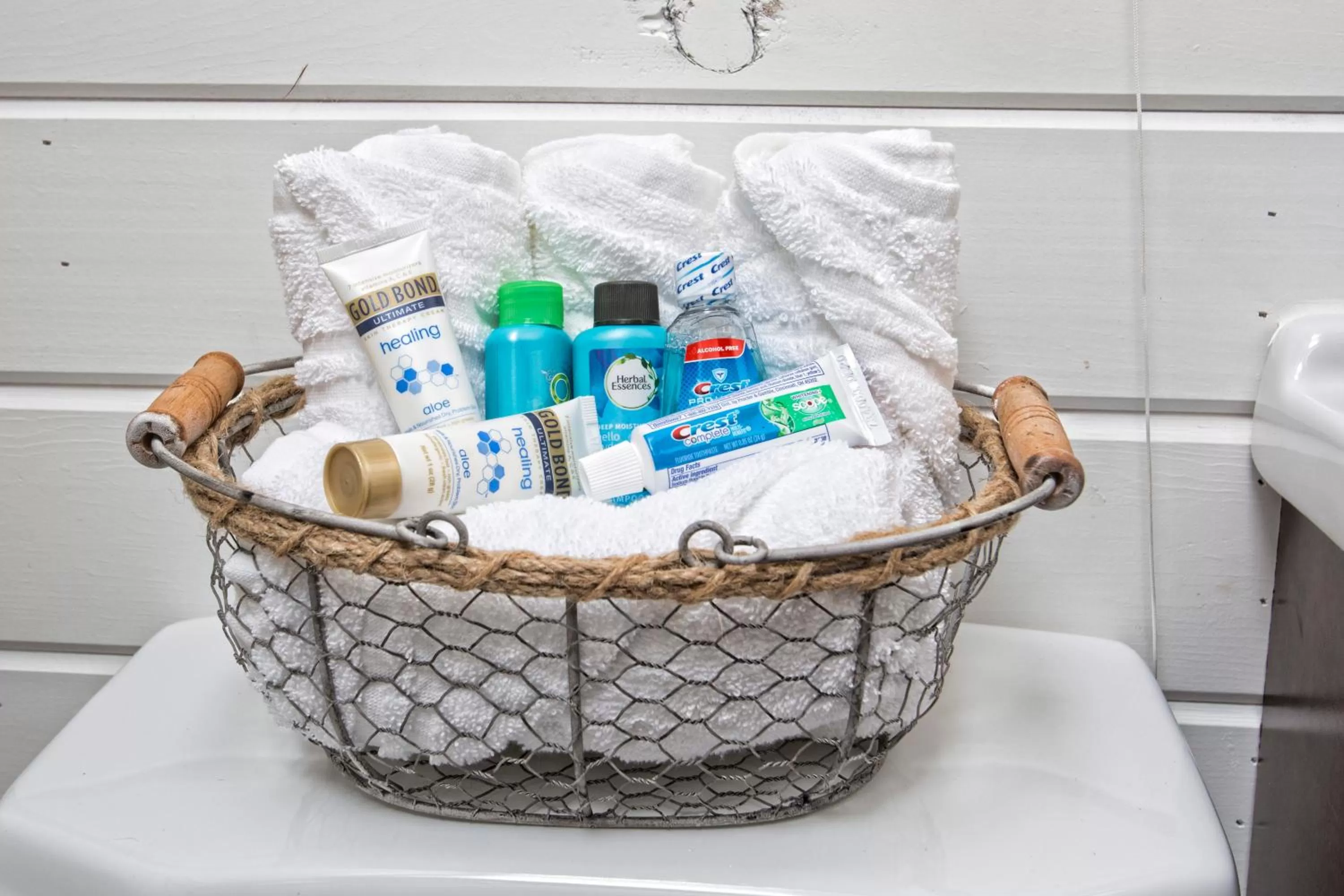 Bath in Stateline Cabin